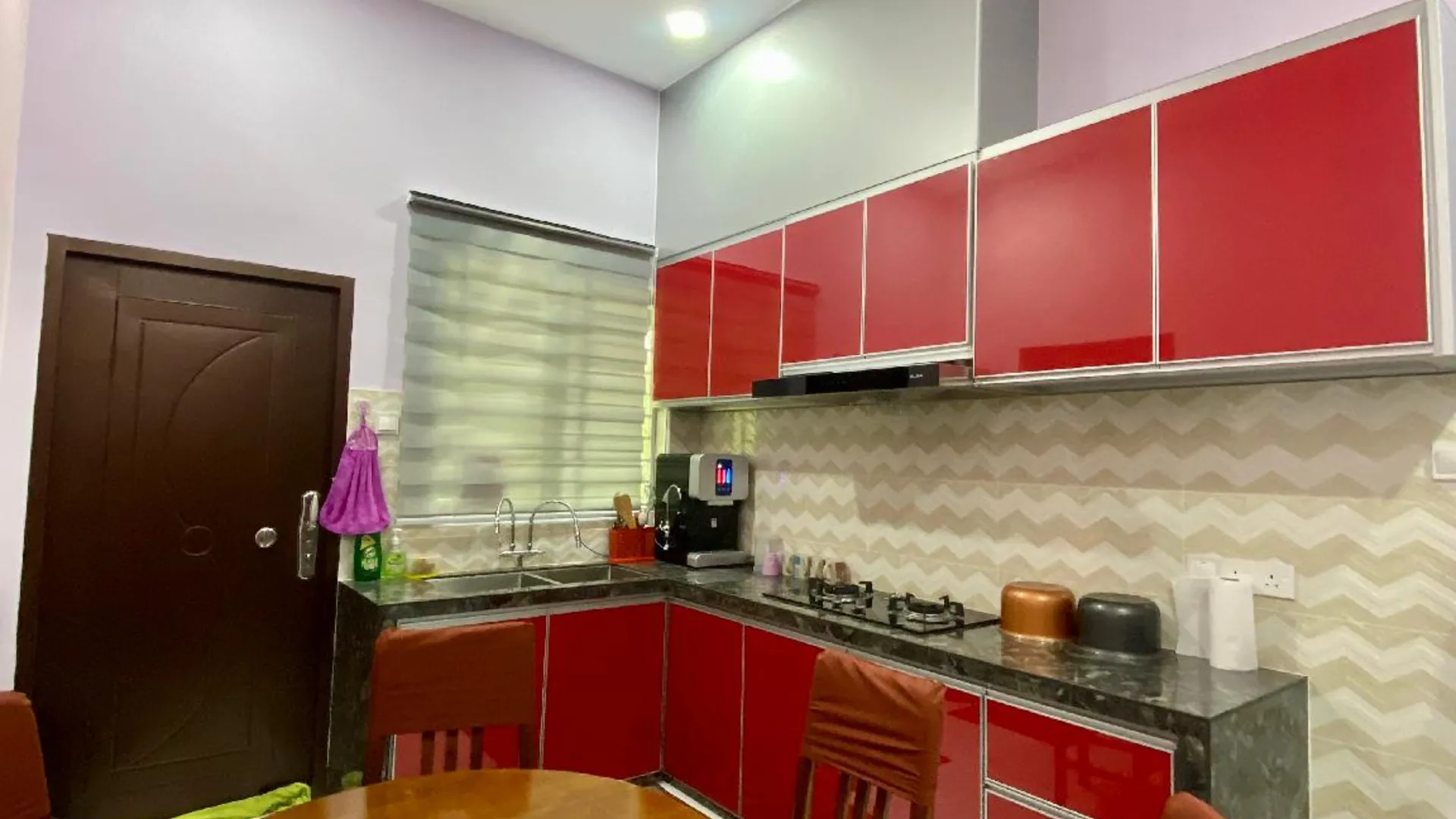 쿠알라 네랑 포콕 세나의 프라이빗 하우스 (850m², 침실 3개, 프라이빗 욕실 2개) 2성급 싱글룸 로비