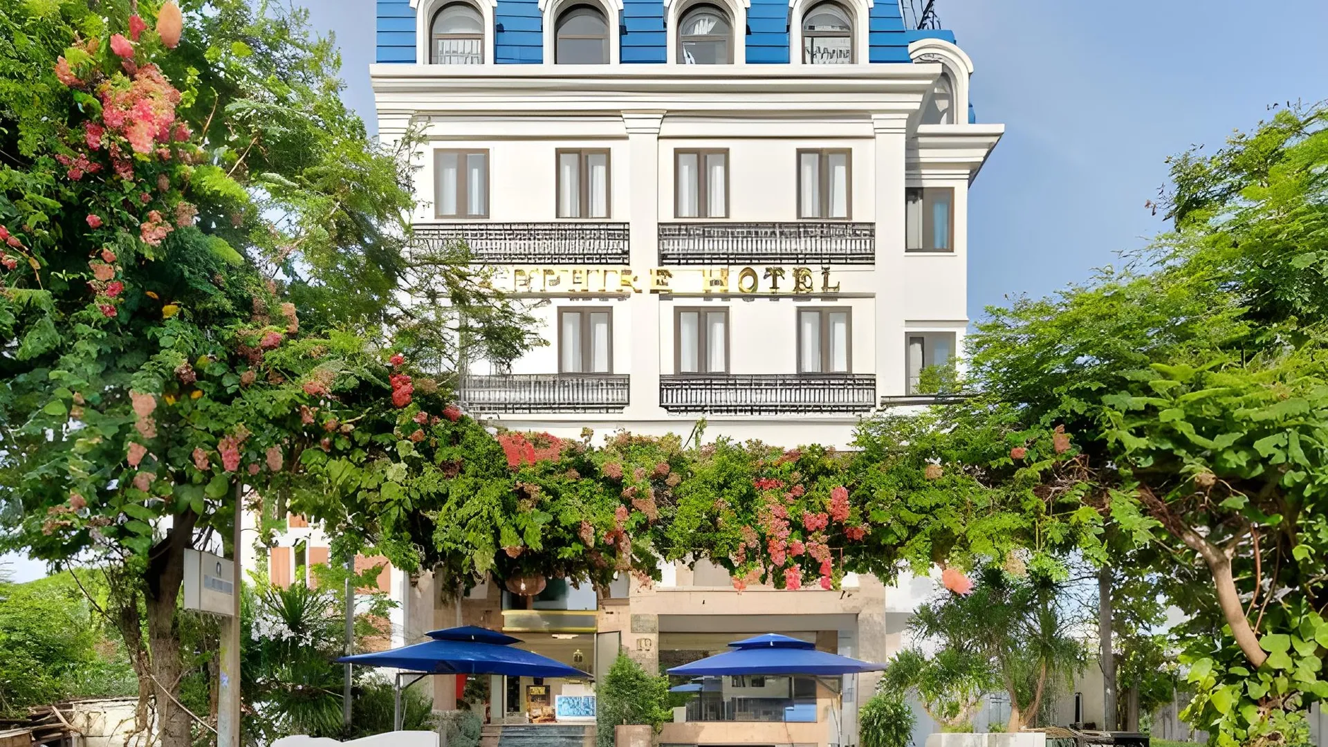 다낭 다나 아게나 반티크 호텔 4성급 호텔 외관