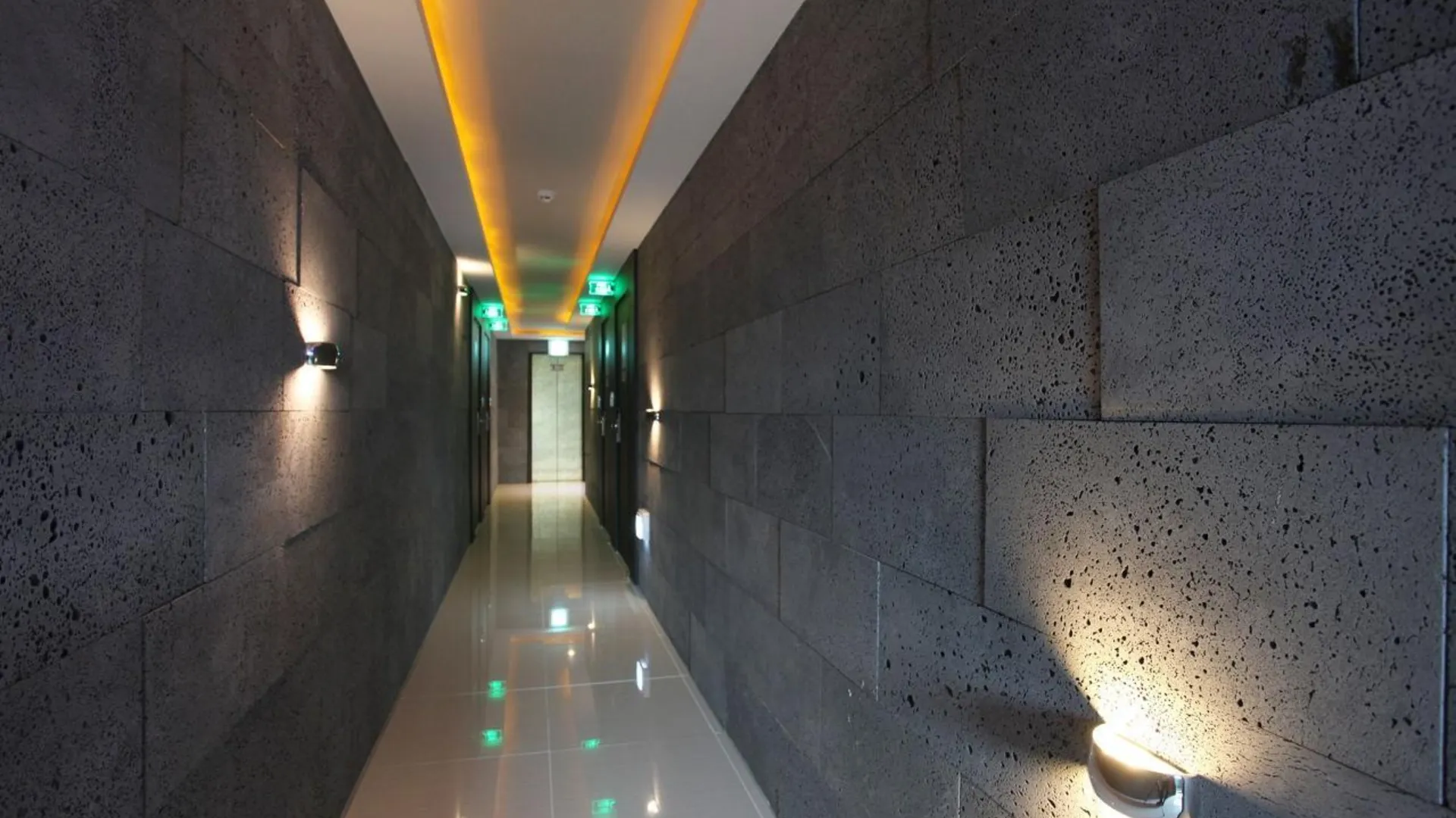 서울 신촌 피오나 호텔 로비