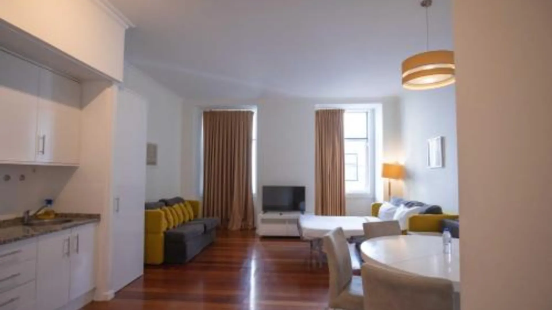 리스본 그란데 펜사오 레지던셜 알코비아 3성급 호텔 로비