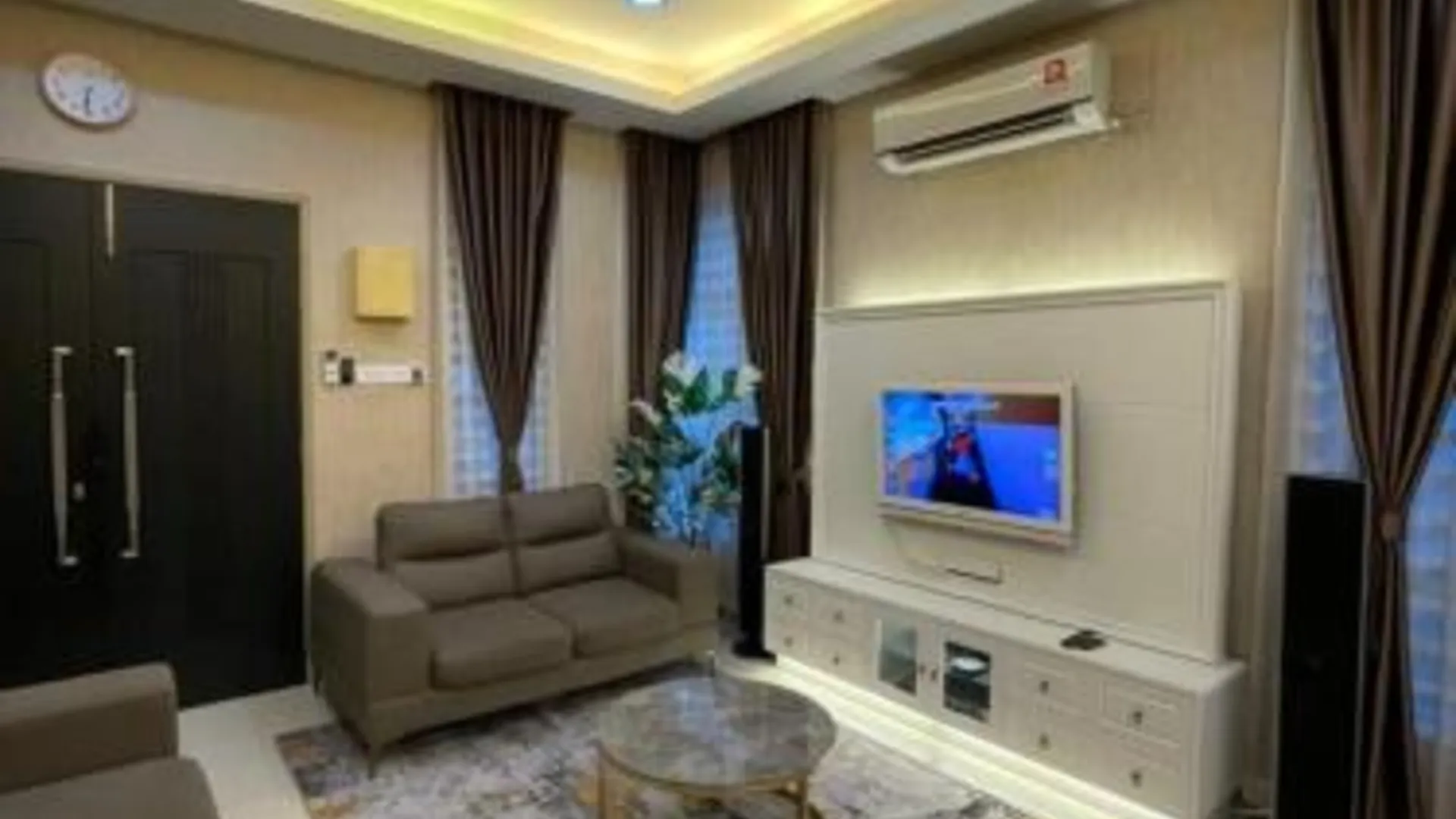 말라카 두리안 퉁갈의 프라이빗 하우스 (m², 침실 3개, 프라이빗 욕실 2개) 3성급 게스트하우스 스위트룸