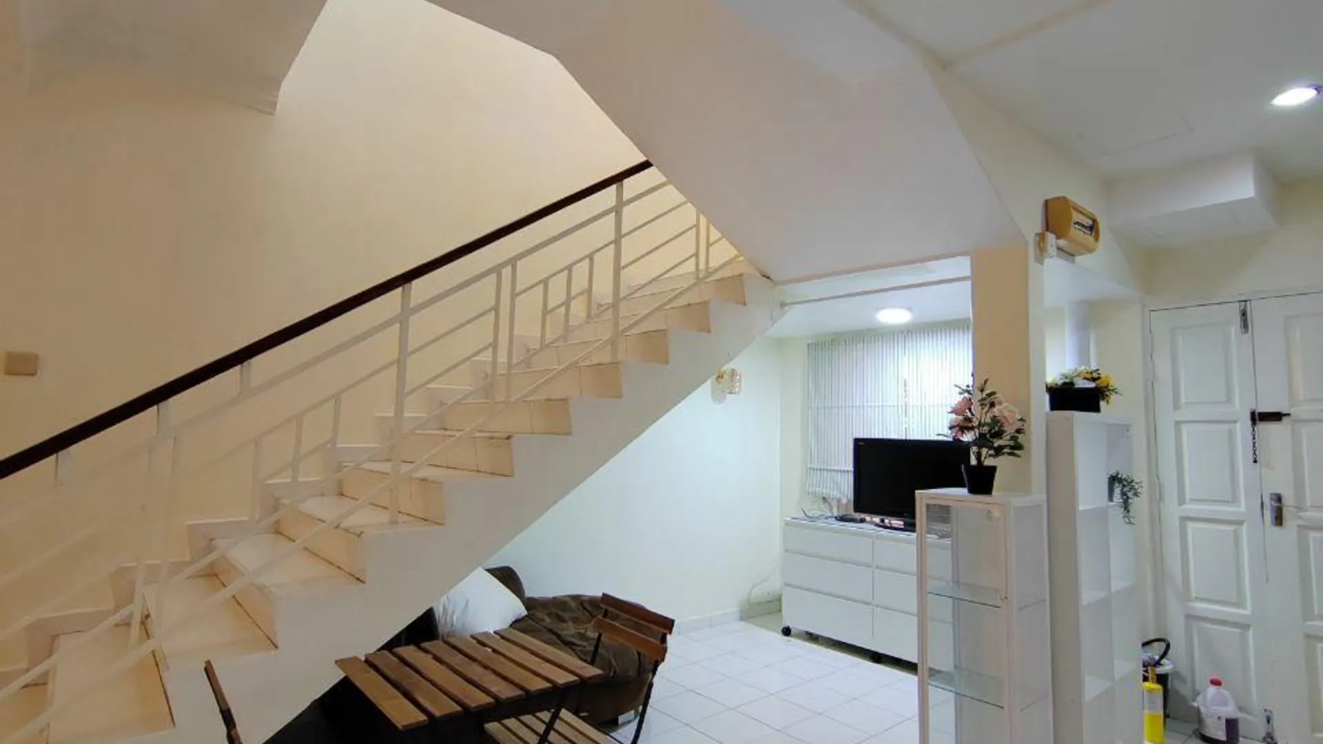 말라카 바투 베렌담의 프라이빗 하우스 (2400m², 침실 4개, 프라이빗 욕실 3개) 3성급 싱글룸 외관