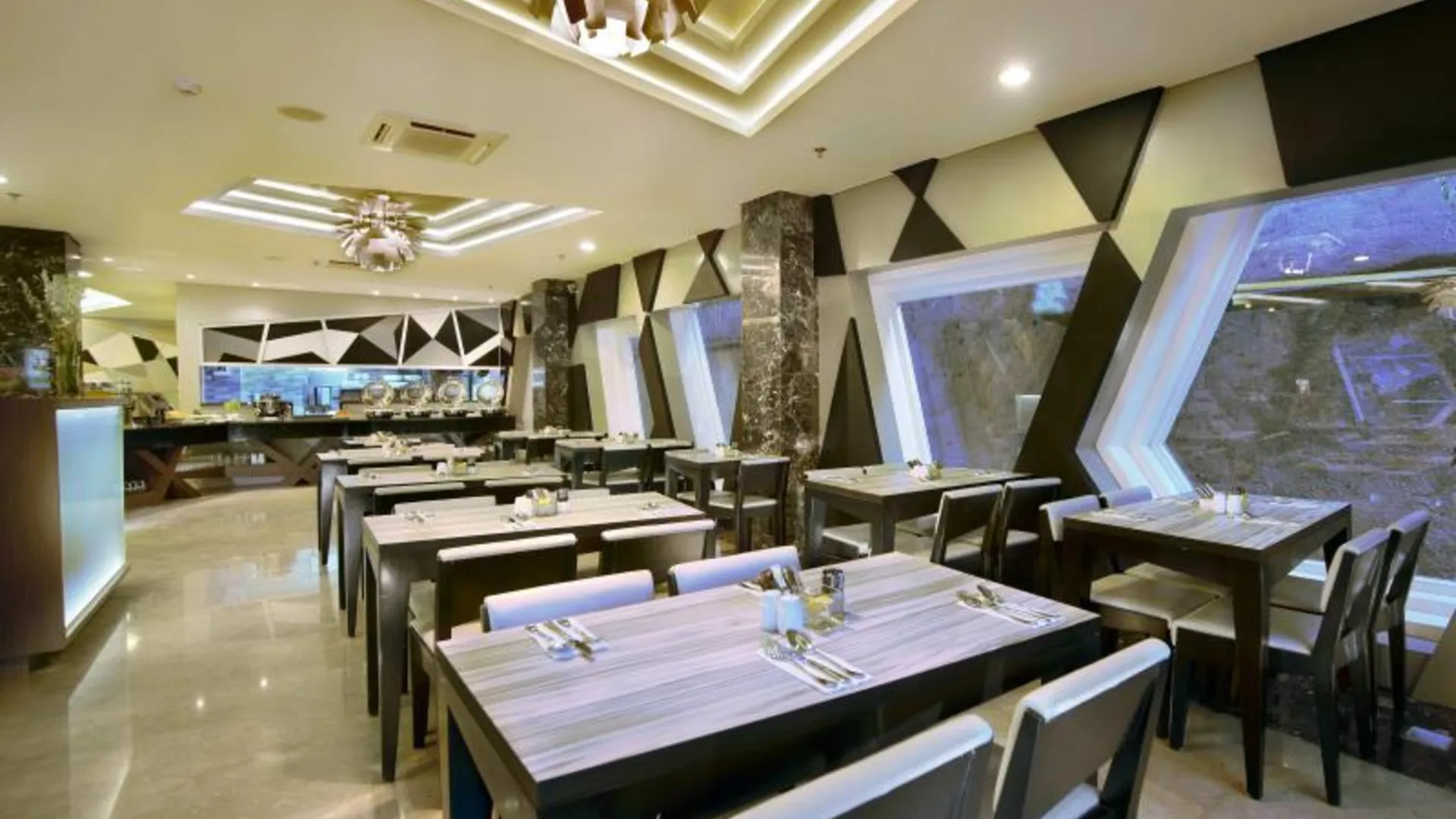 발리 호텔 네오 쿠타 젤란틱 3성급 호텔 수영장