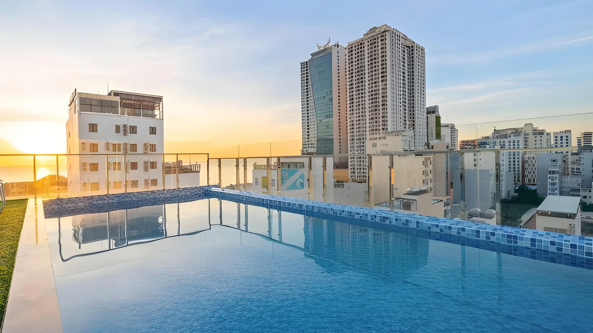 다낭 나미 스테이 호텔 앤 아파트먼트 4성급 호텔 수영장