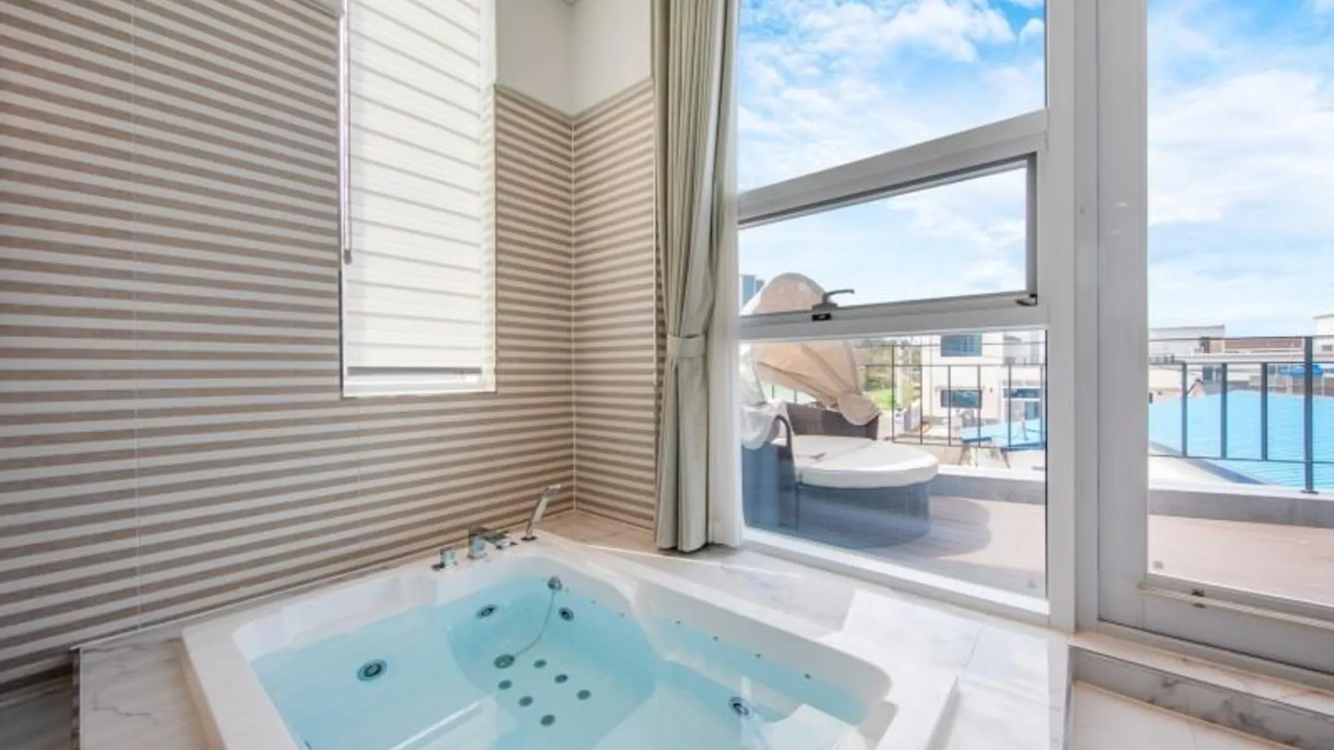 강릉 강릉 더퍼스트펜션 4성급 게스트하우스 전망