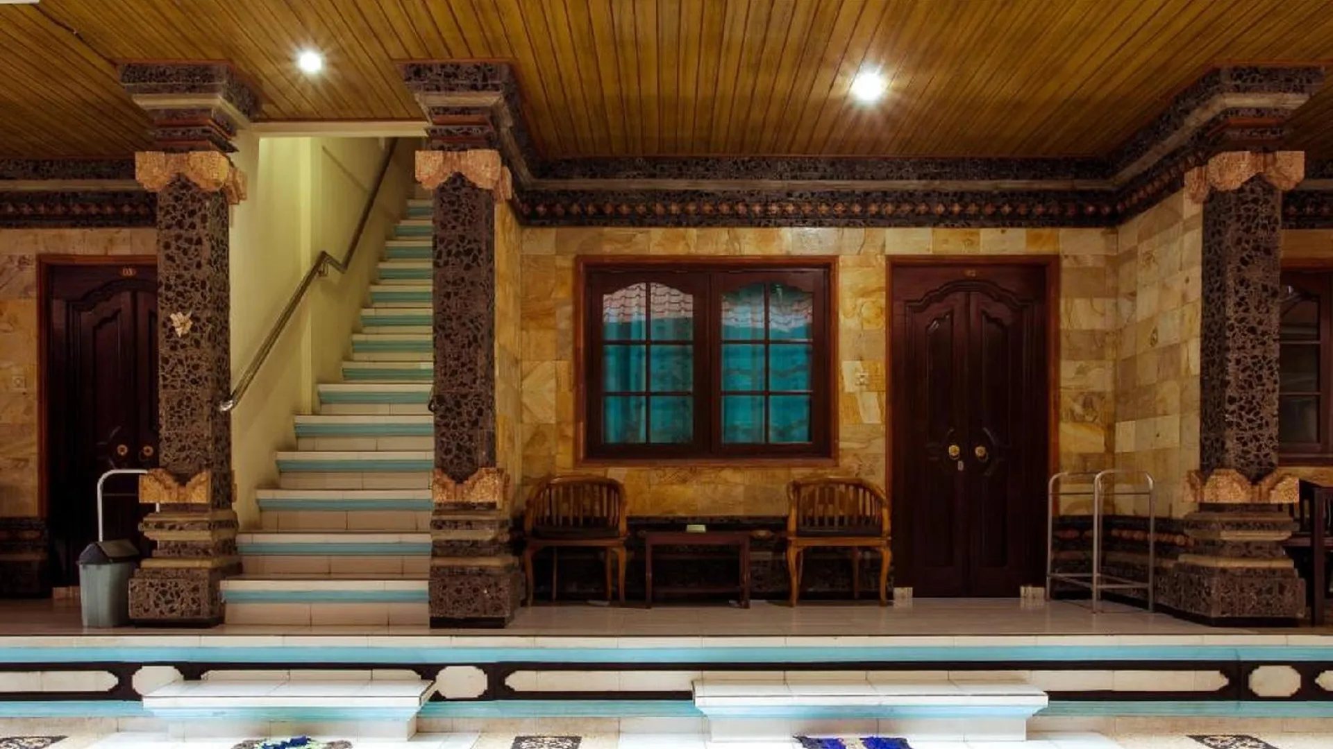 발리 세가라 사두 인 쿠타 2성급 호텔 객실