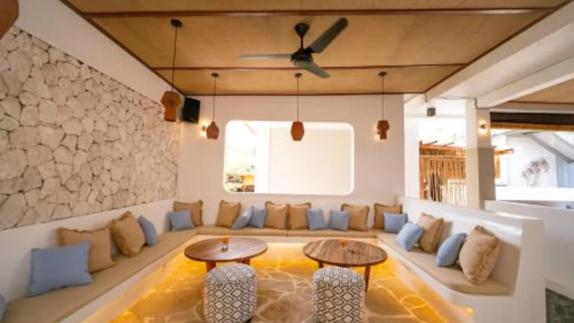 발리 매드 몽키 울루와투 2성급 호텔 외관