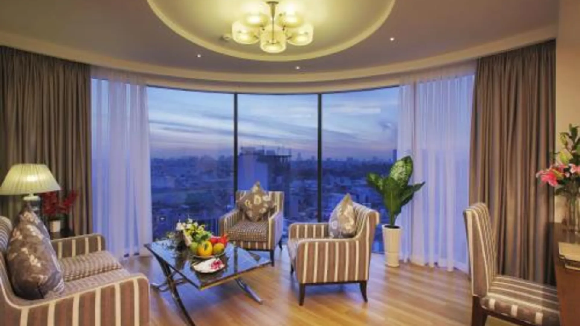 호치민 아테나 호텔 4성급 호텔 스위트룸