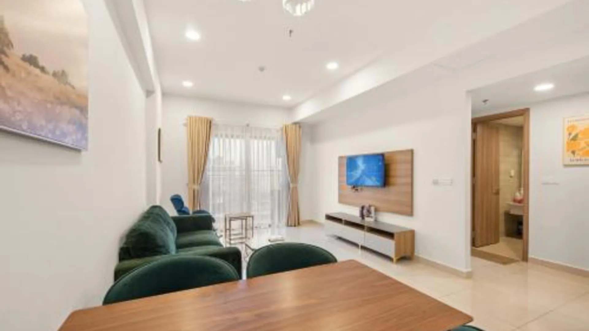 호치민 Smile Home - SOHO Apartment balcony - Modern comfortable 4성급 호텔 스위트룸