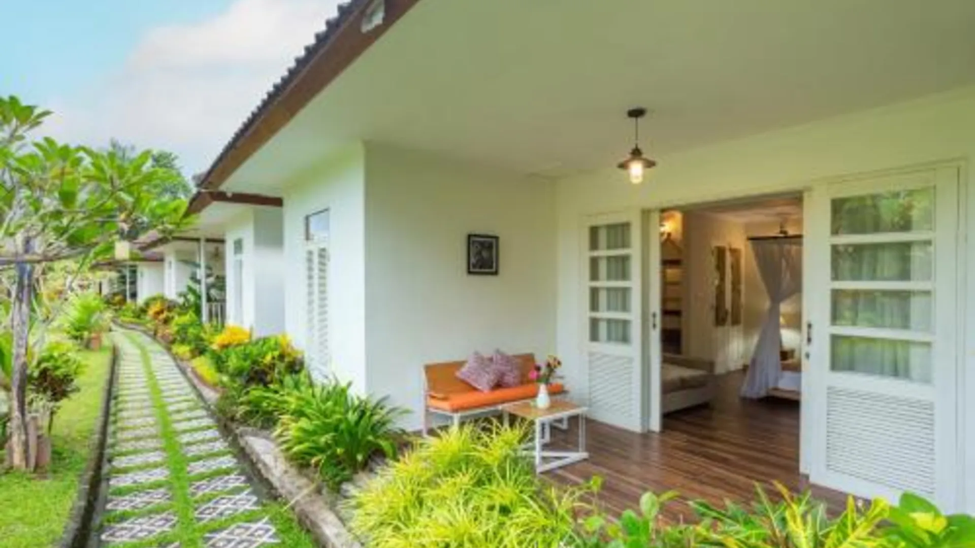 발리 비제 사리 비스마 3성급 호텔 외관