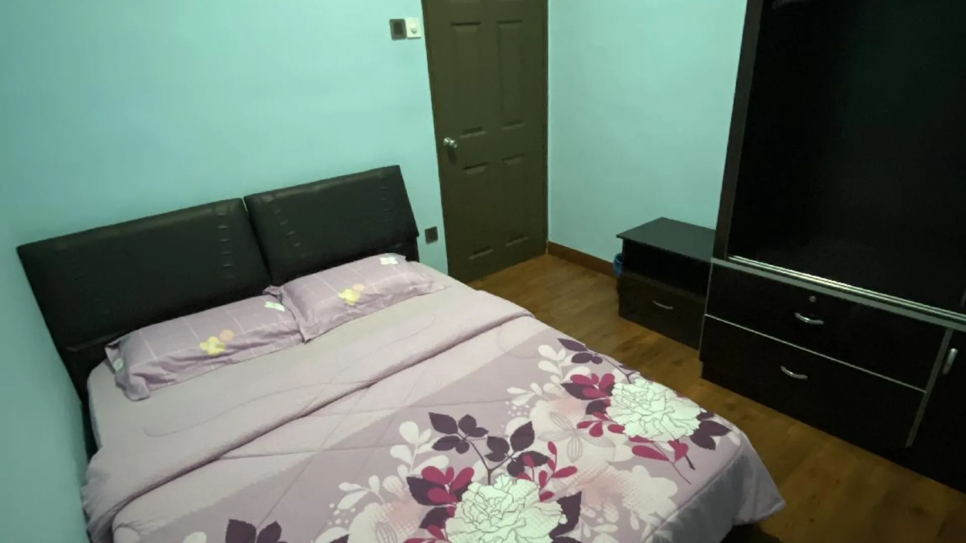 카메론 하일랜즈 타나 라타의 프라이빗 하우스 (970m², 침실 4개, 프라이빗 욕실 3개) 4성급 게스트하우스 스위트룸