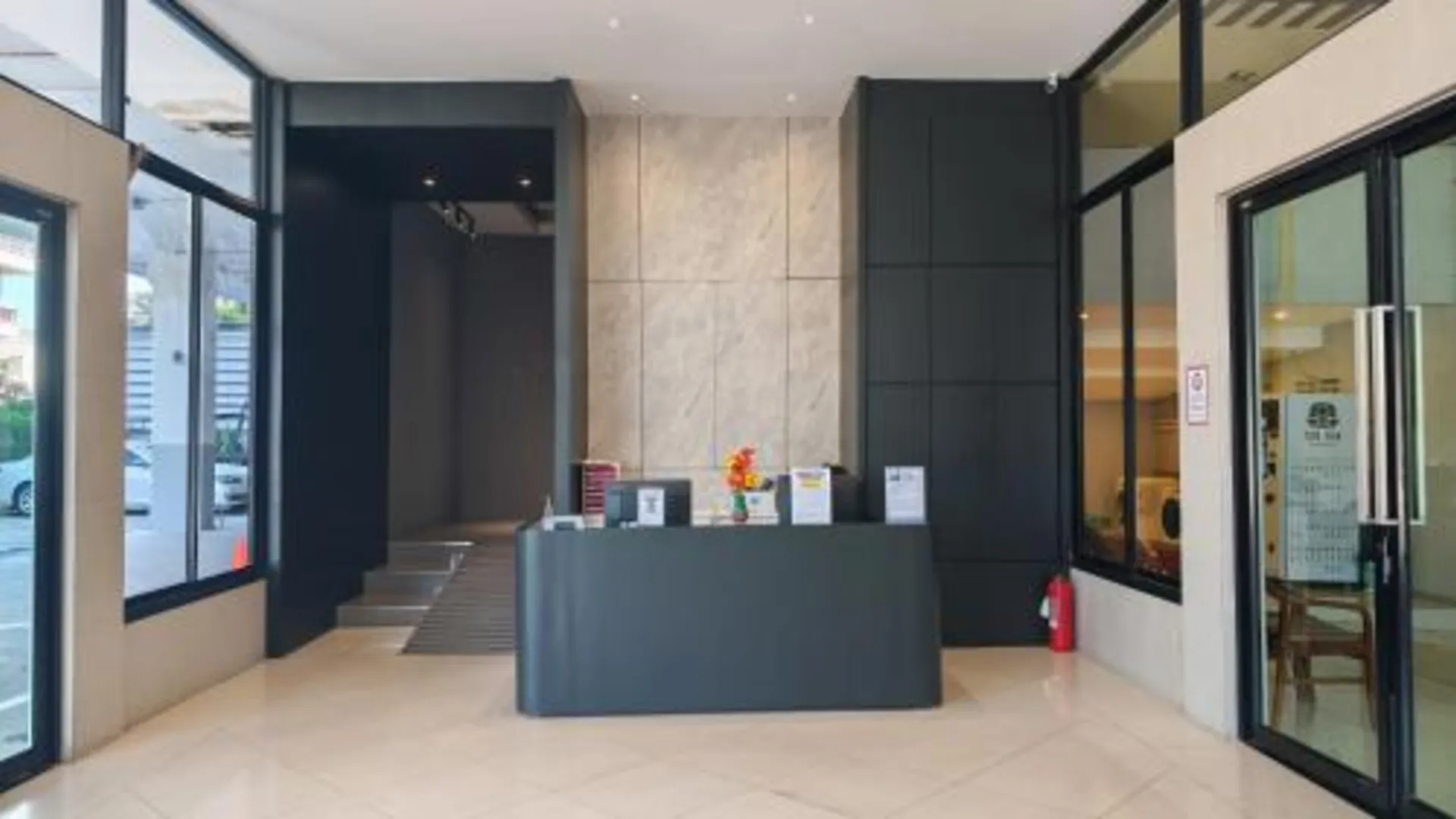 방콕 C 호텔 방나 3성급 호텔 로비