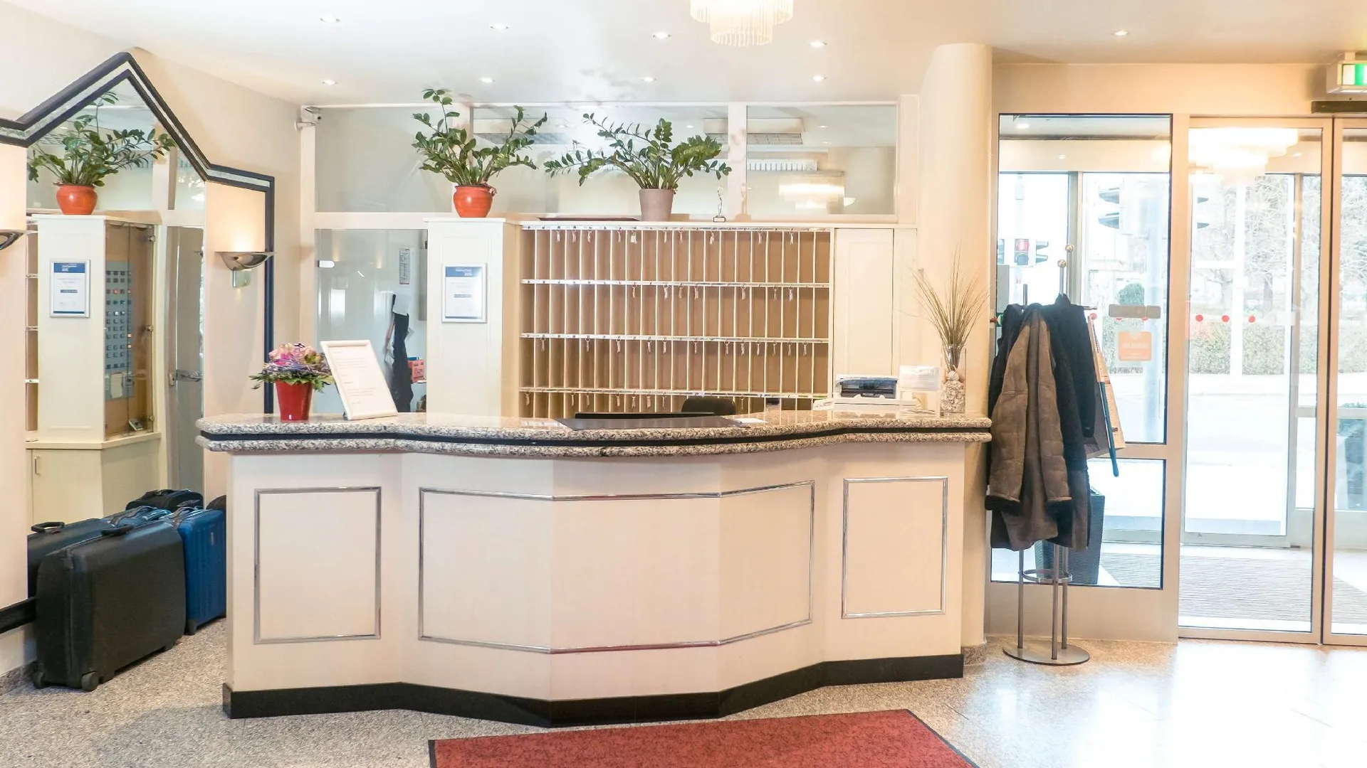 진델핑겐 호텔 슈투트가르트 신델핀겐 시티 바이 튤립 인 4성급 호텔 스위트룸