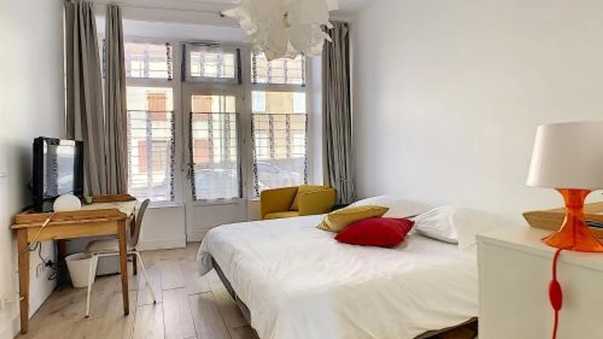 솔리유 Chambre de charme à Saulieu 3성급 호텔 로비