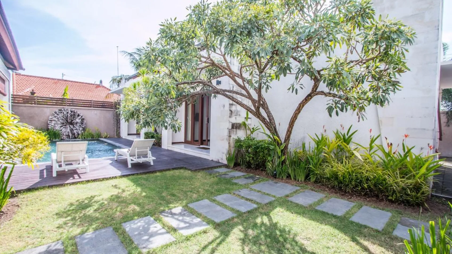 발리 짱구의 빌라 (m², 침실 2개, 프라이빗 욕실 2개) 2성급 싱글룸 레스토랑