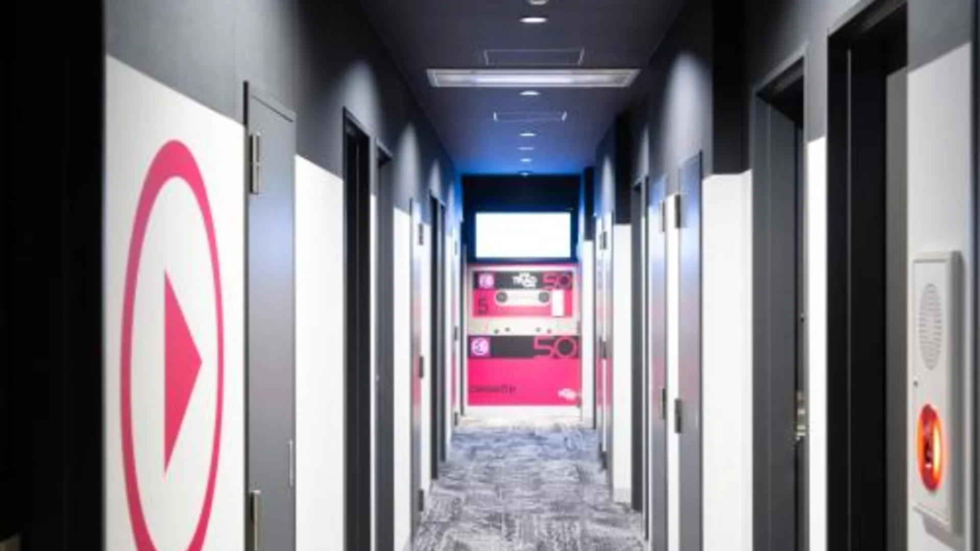 오사카 호텔 트래드 리플레이 2성급 호텔 수영장