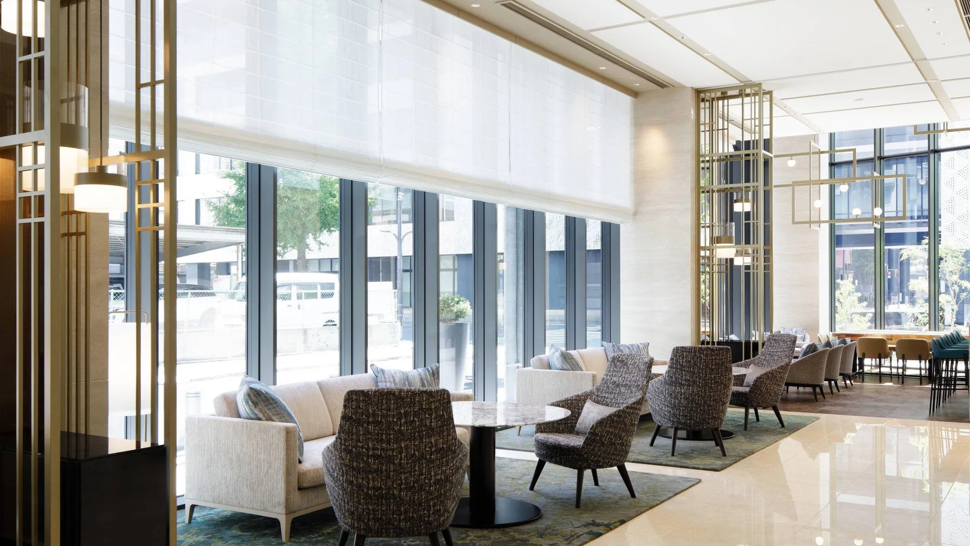 오사카 Courtyard by Marriott Osaka Honmachi 4성급 호텔 외관