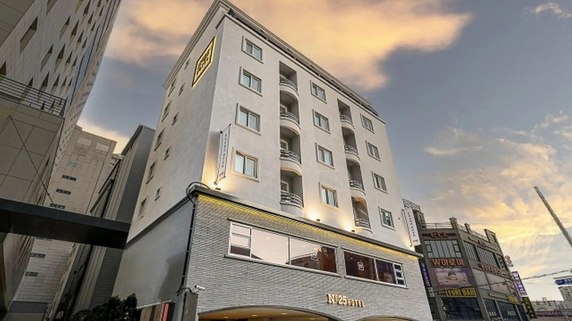 울산 넘버25 울산번영로점 3성급 호텔 객실