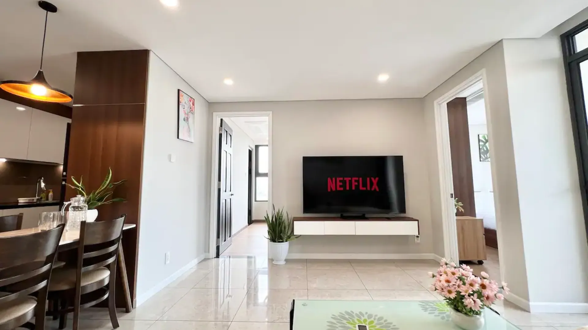 호치민 4군의 아파트먼트 (70m², 침실 2개, 프라이빗 욕실 2개) 3성급 게스트하우스 수영장