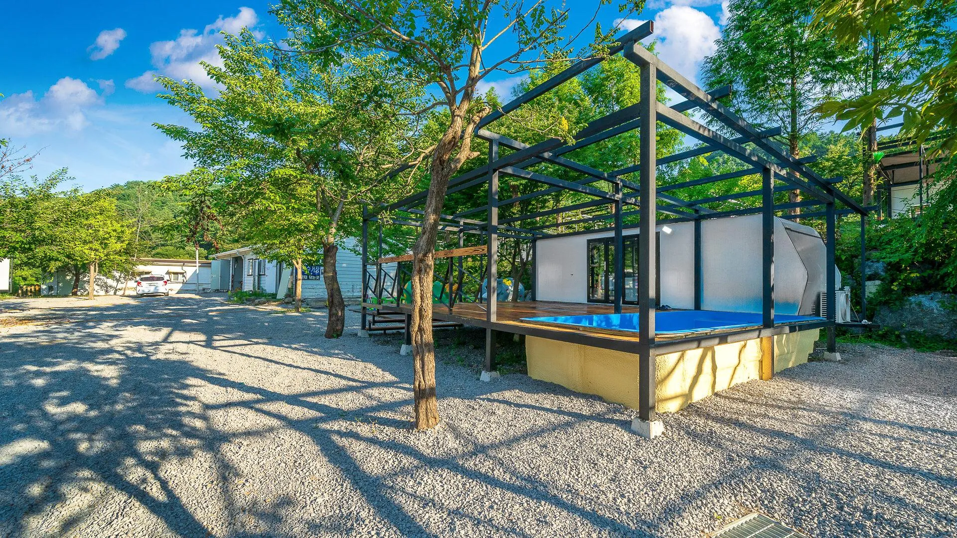 가평 힐링피아 카라반 글램핑 풀 캠핑장 2성급 게스트하우스 스위트룸