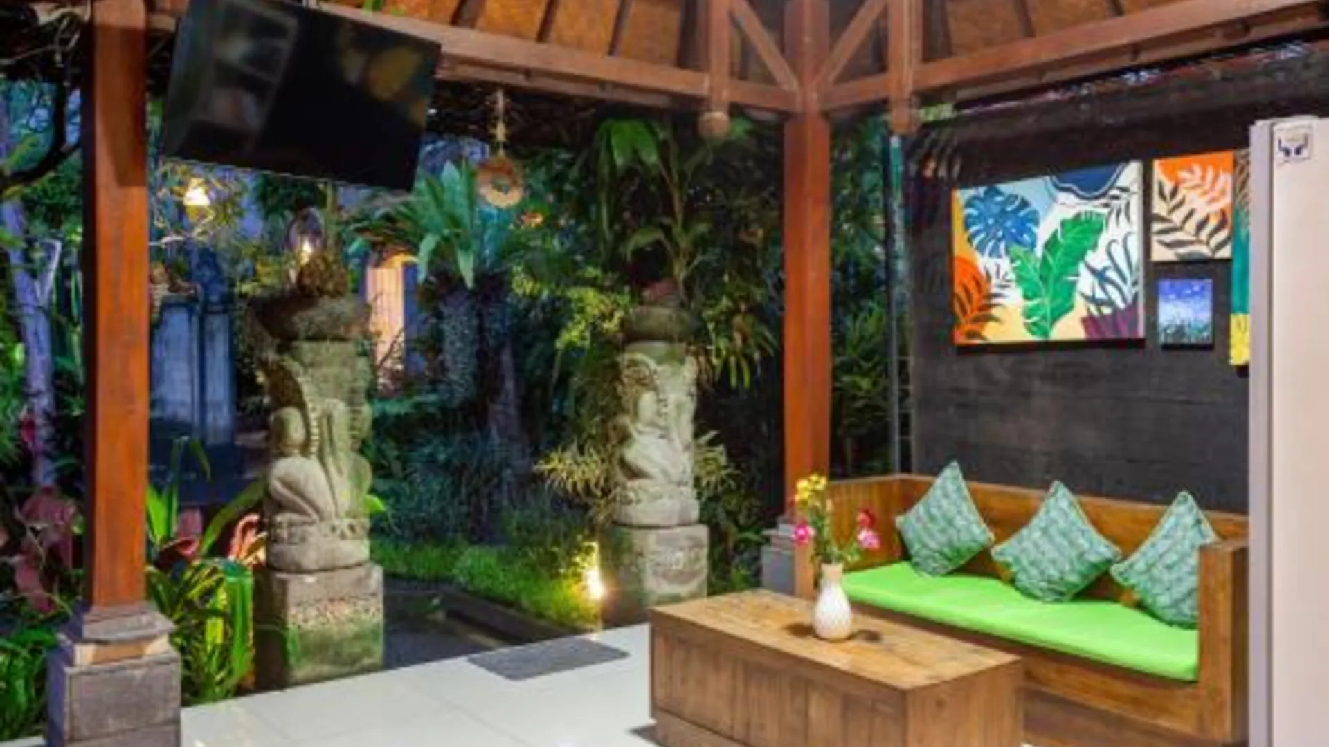 발리 비제 사리 비스마 3성급 호텔 전망