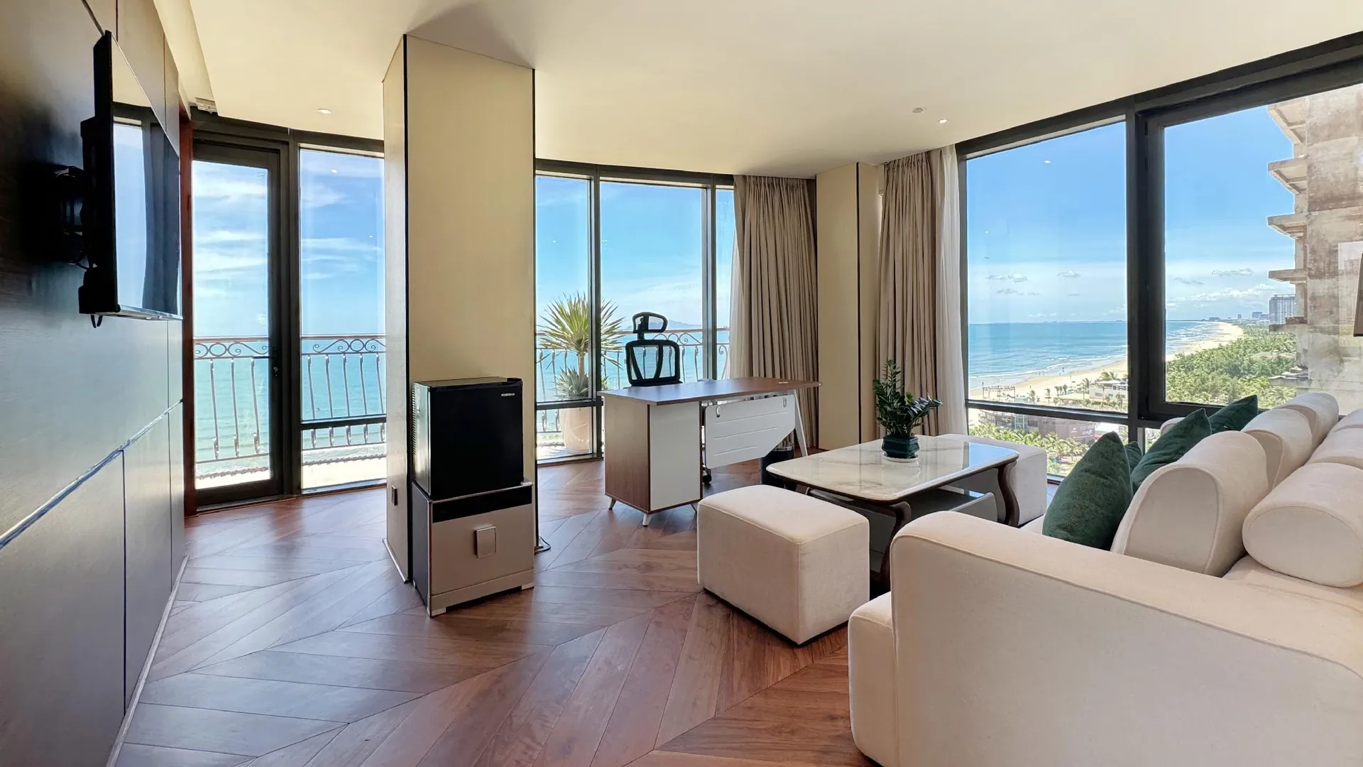 다낭 홀리데이 비치 호텔 다낭 5성급 호텔 스위트룸