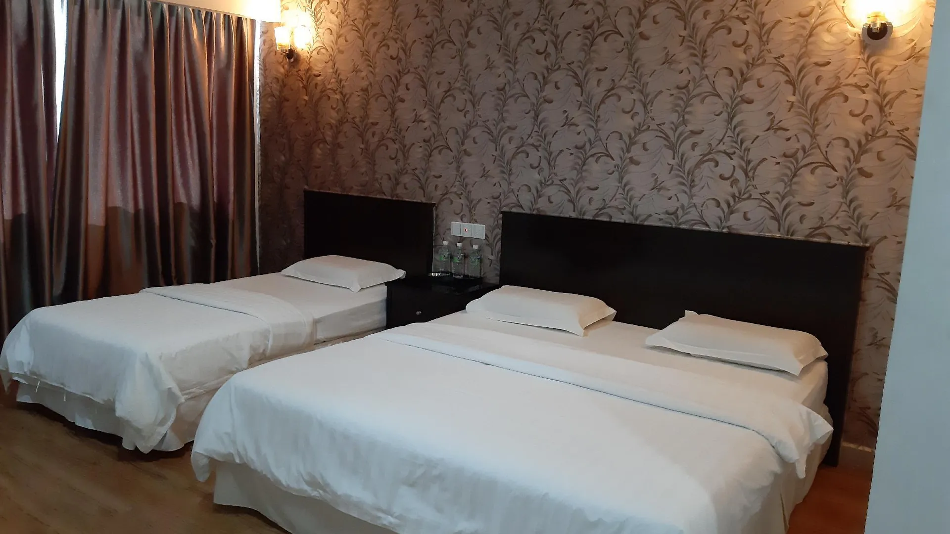 숭카이 룽 팻 호텔 2성급 호텔 스위트룸