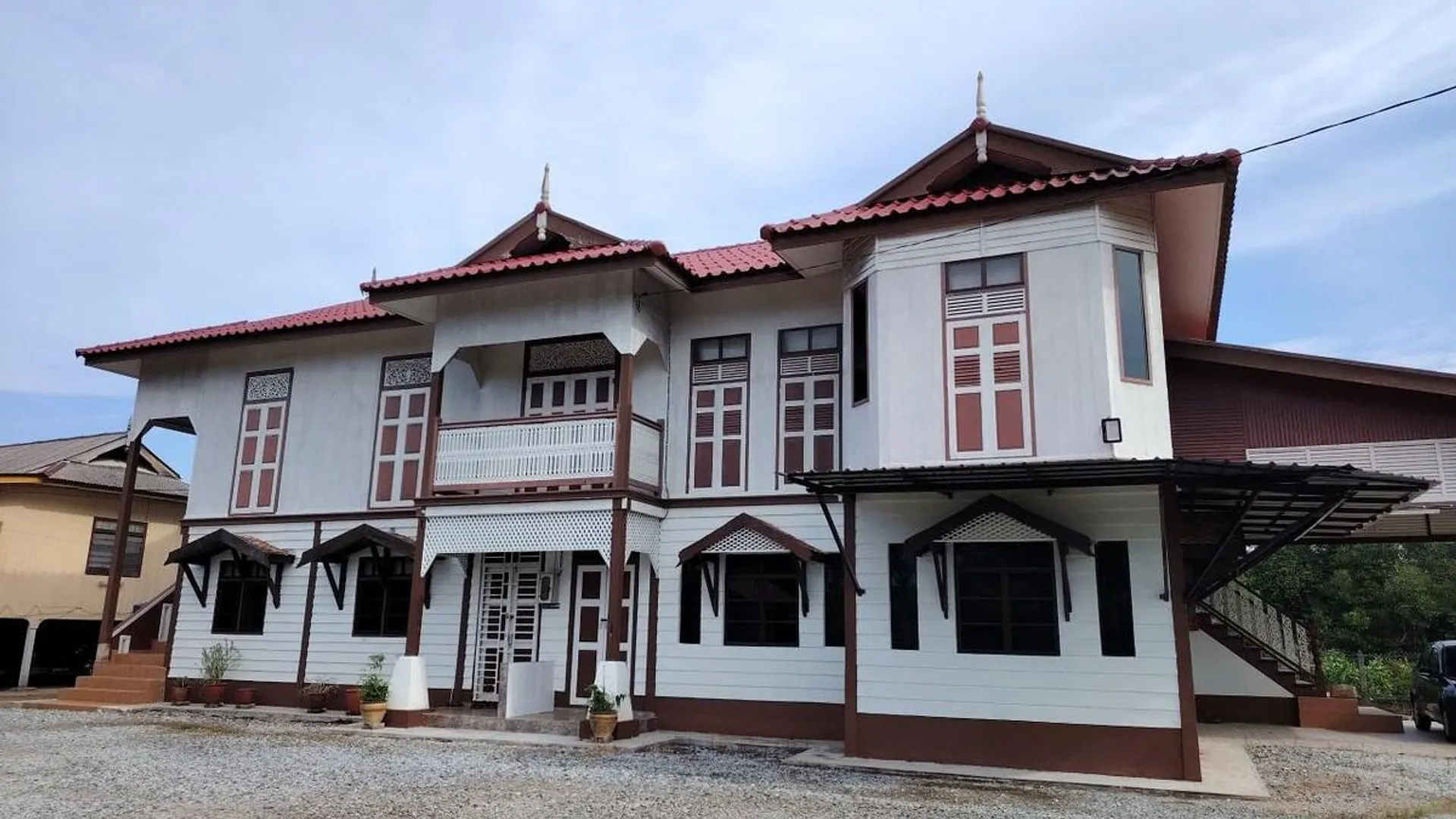 쿠알라테렝가누 쿠알라 이바이의 프라이빗 하우스 (m², 침실 3개, 프라이빗 욕실 2개) 1성급 싱글룸 레스토랑