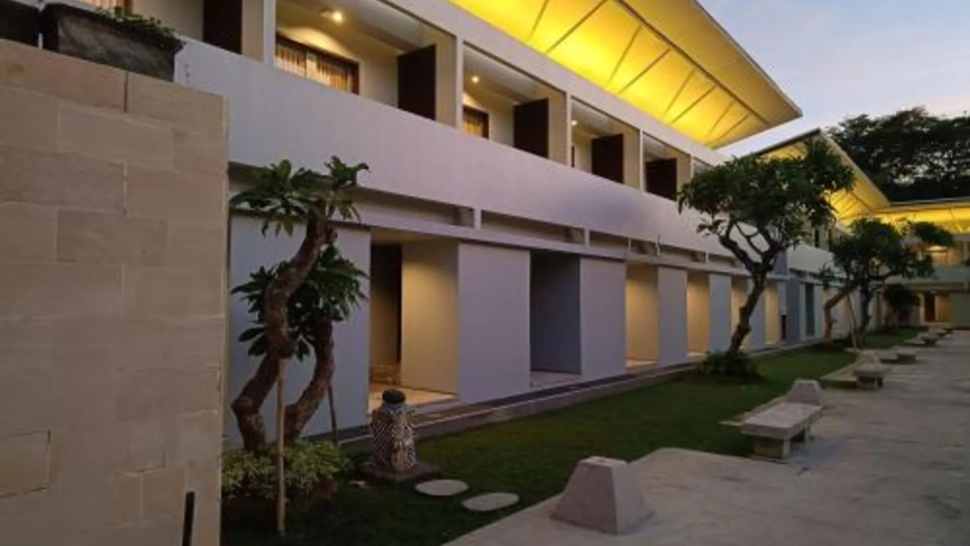 발리 Kuta Living by Kamara 3성급 호텔 레스토랑