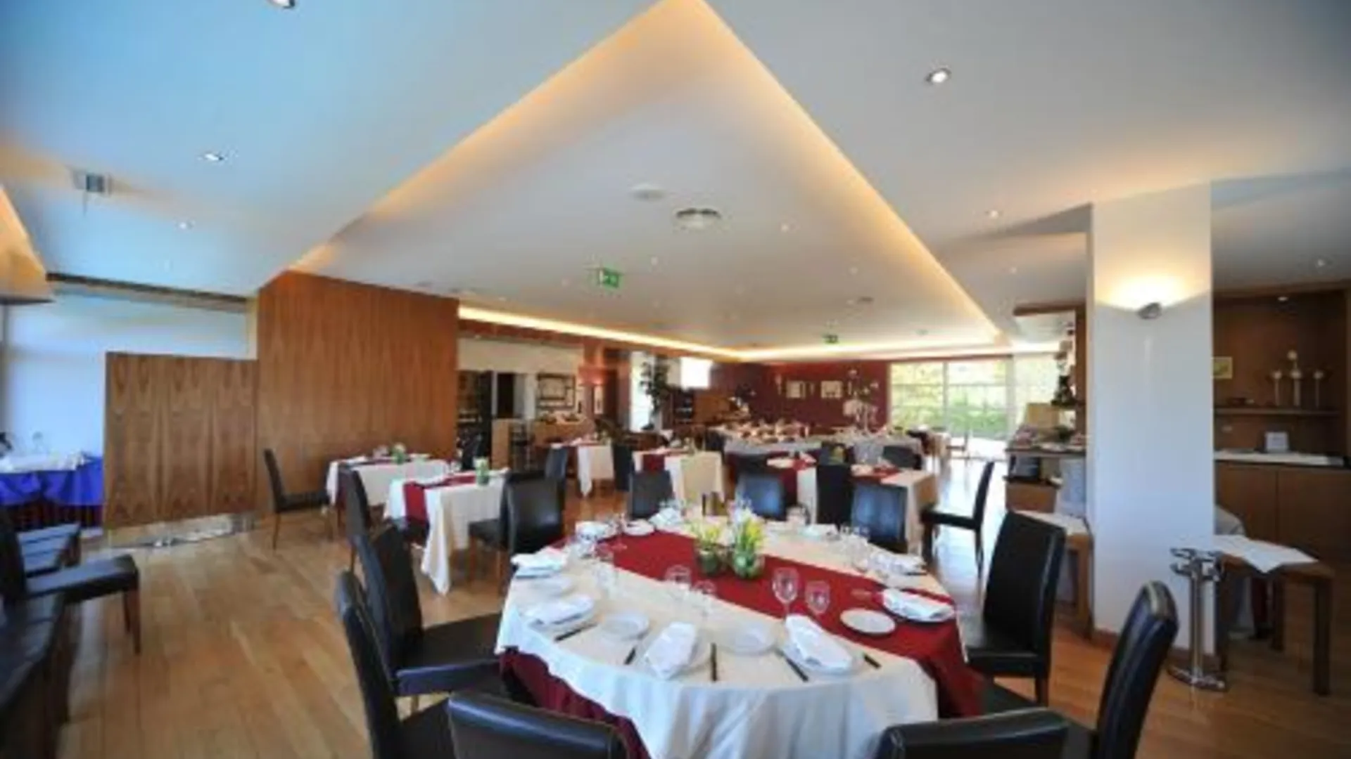 구아다 Hotel Lusitania Congress & Spa 4성급 호텔 수영장