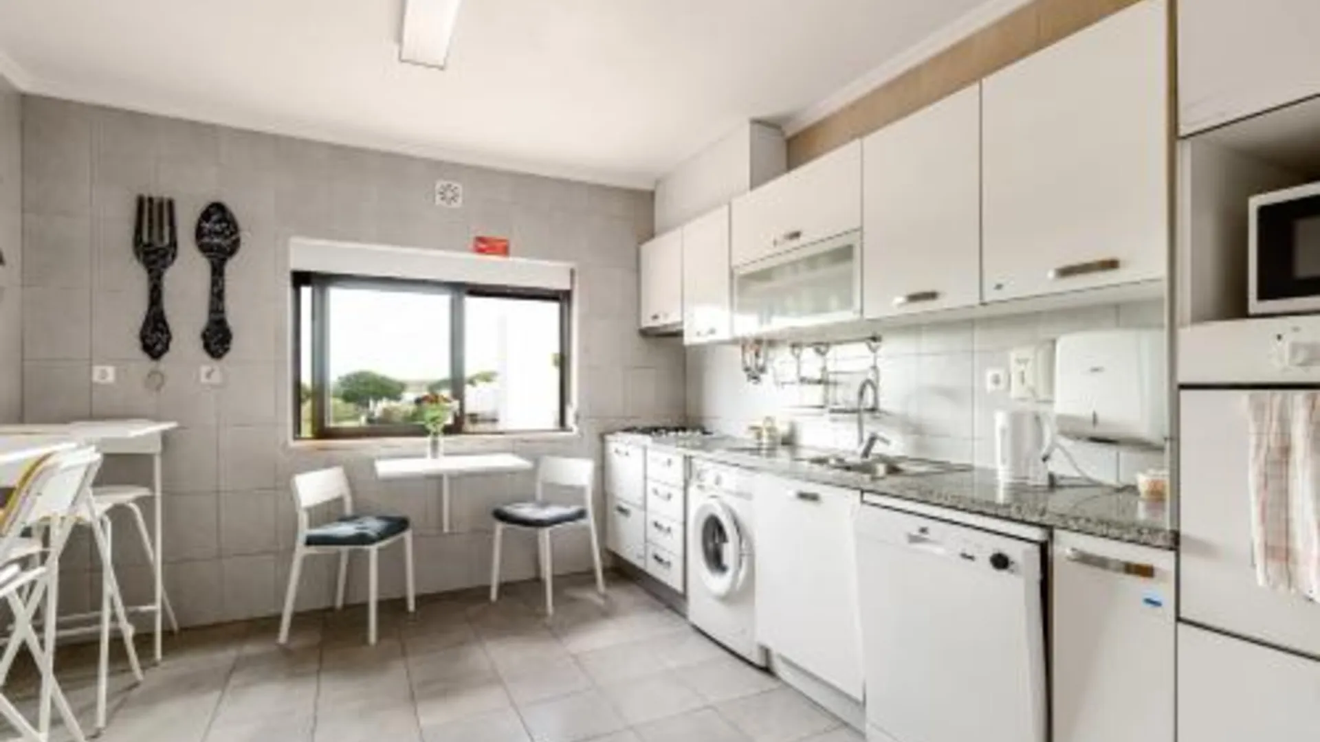 알파림 서브라임 선 앤 반 바이 메코 스테이스 3성급 호텔 외관