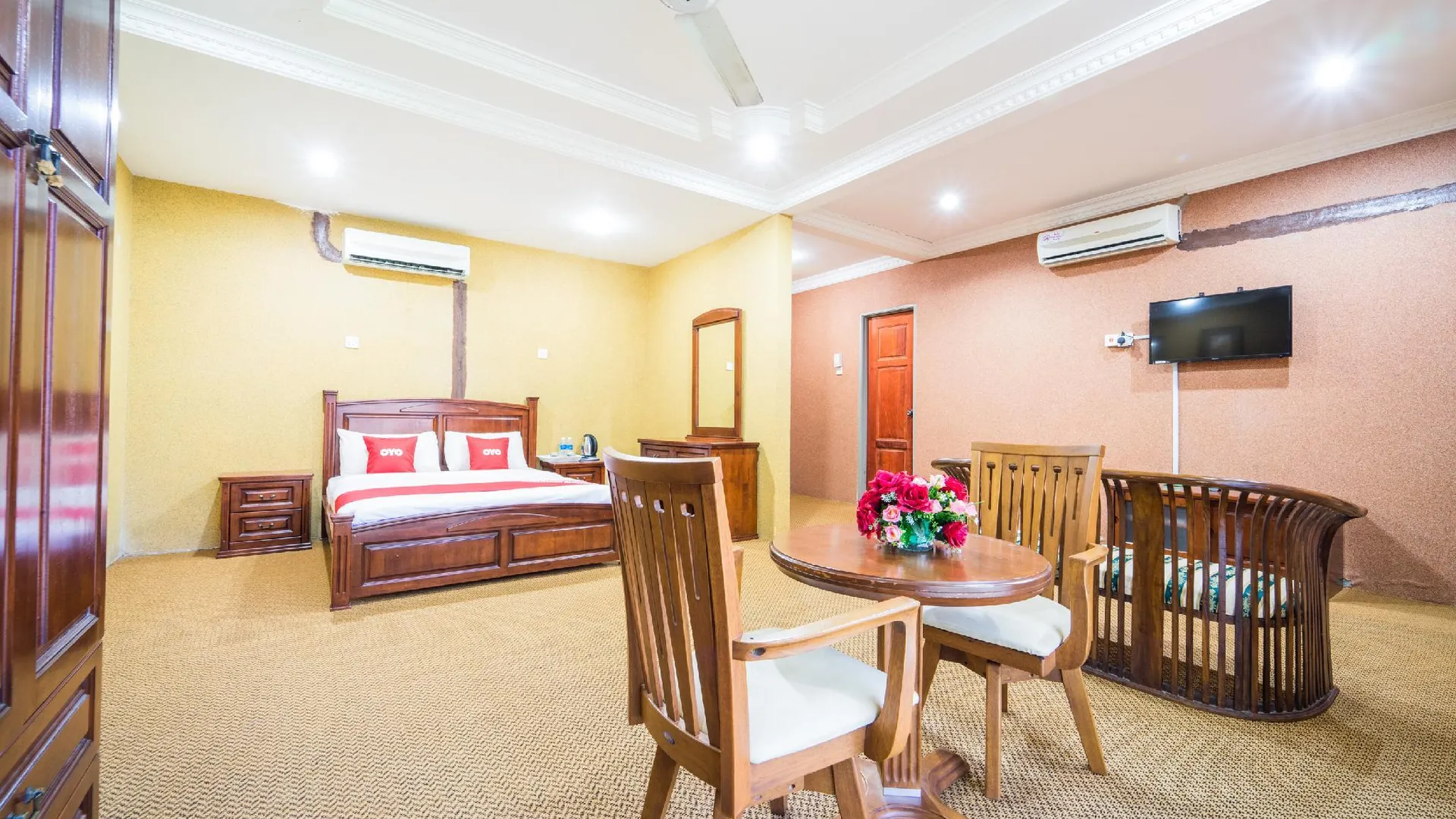 쿠알라 네랑 오요 44033 테라프 인 쿠알라 네랑 2성급 호텔 객실