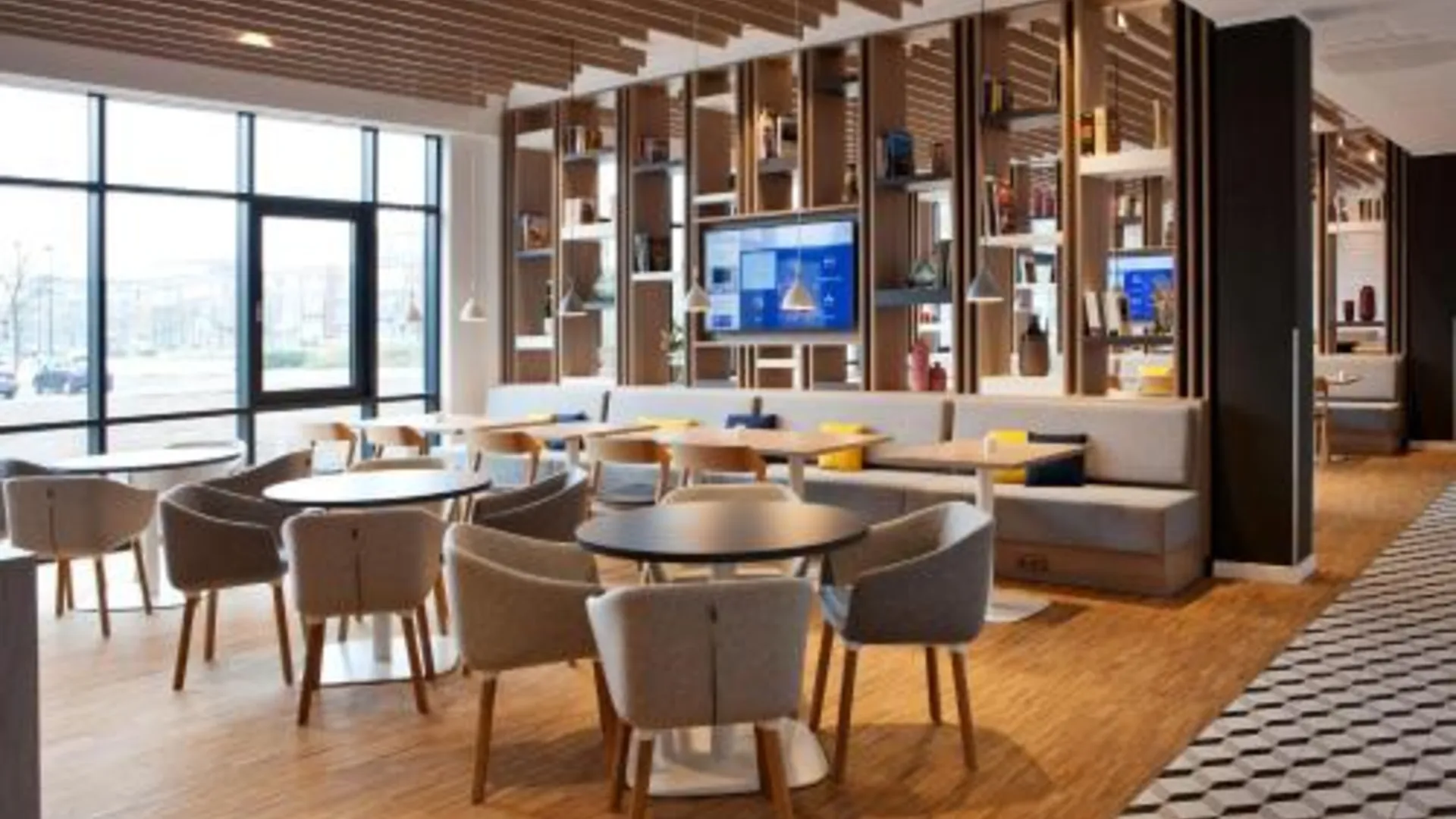 진델핑겐 홀리데이 인 익스프레스 진델핑겐 바이 IHG 3성급 호텔 로비