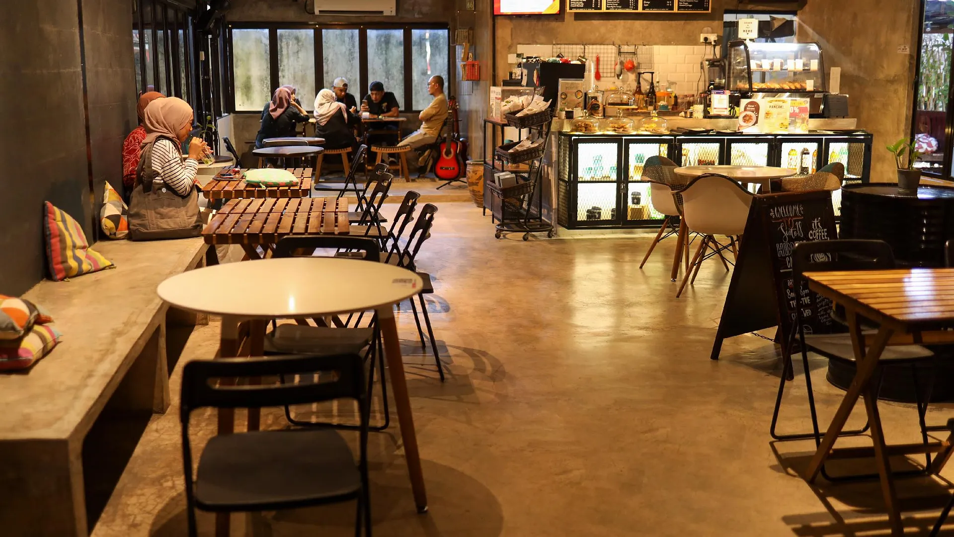 쿠알라테렝가누 스위트 18 부티크 호텔 2성급 호텔 수영장