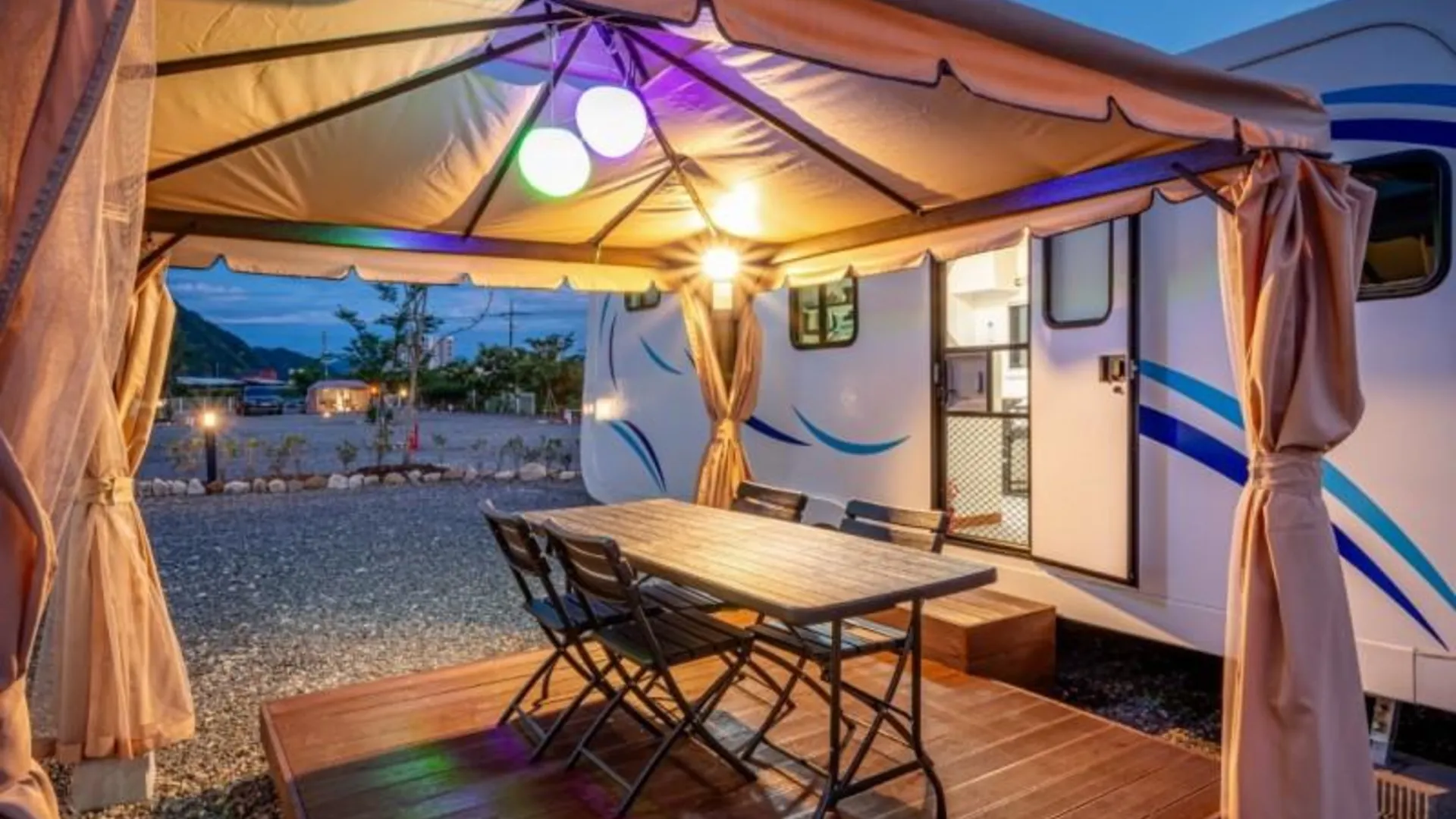 가평 가평 제이와이캠핑&카라반 2성급 게스트하우스 레스토랑