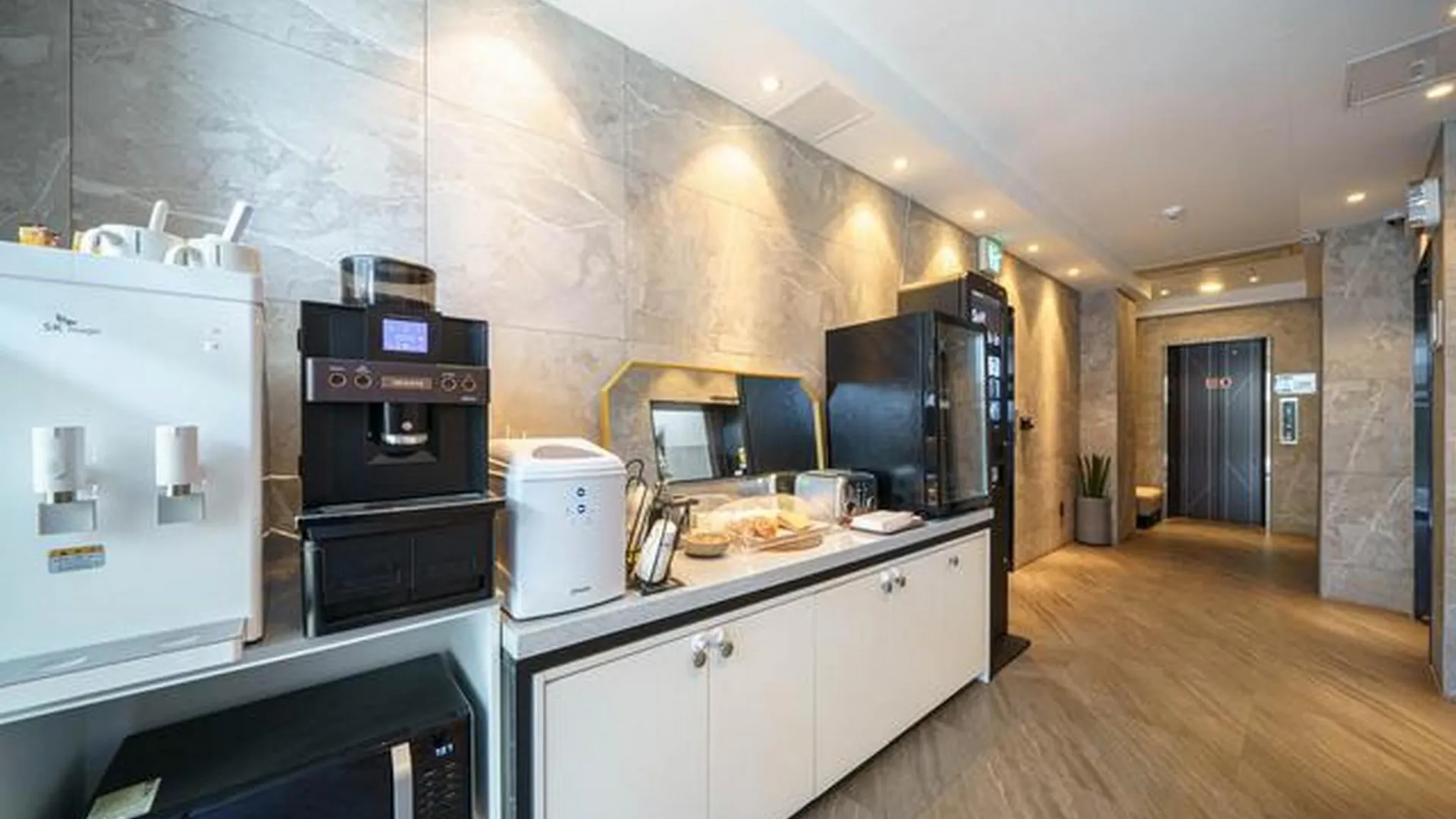 전주 전주 서신동 호텔 아지트 3성급 호텔 스위트룸