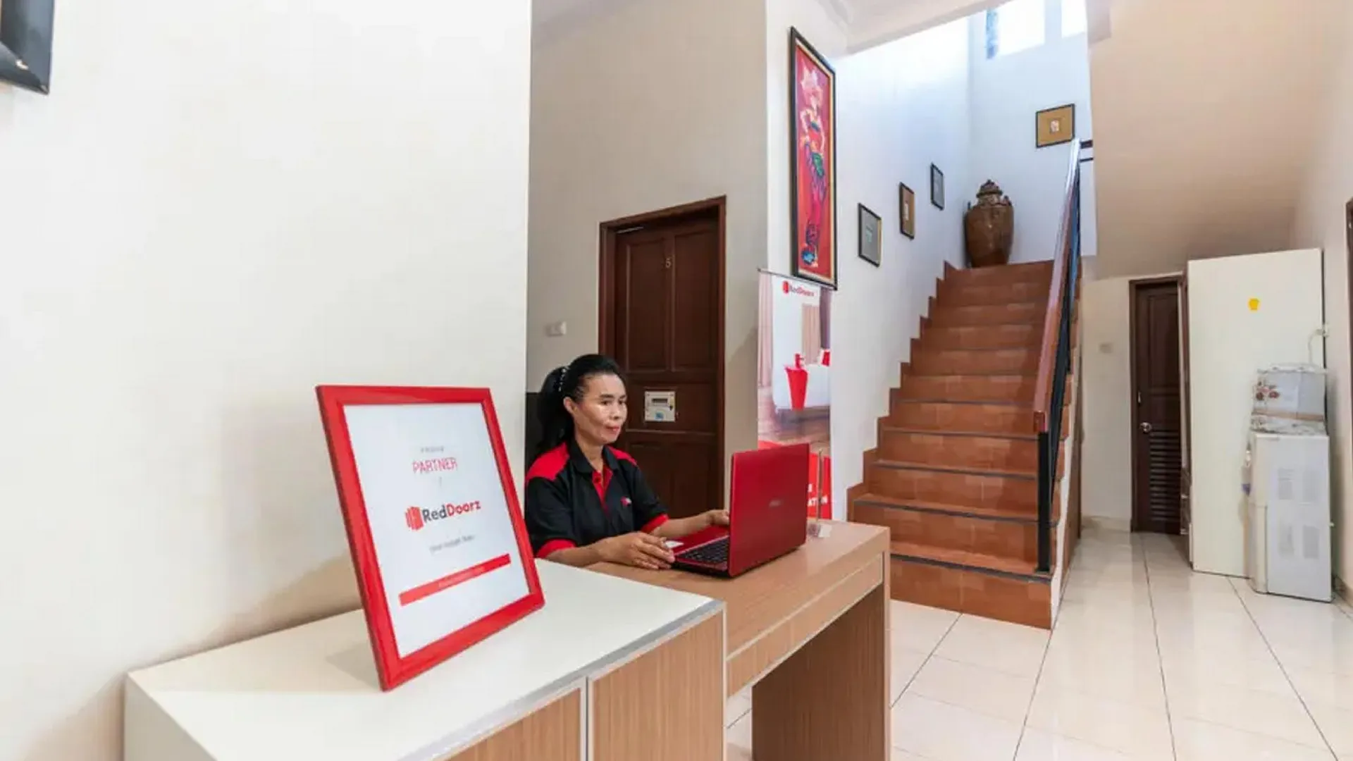 마카사르 레드도어즈 @ 펭가요만 파나쿠캉 3 2성급 호텔 객실