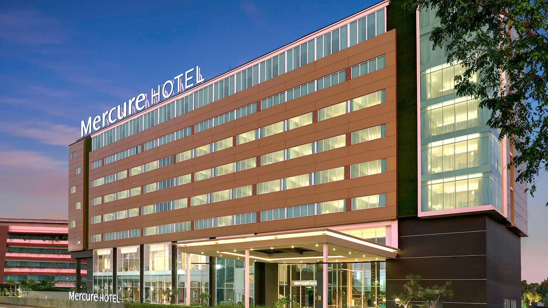 마카사르 머큐어 마카사르 넥사 페타라니 4성급 호텔 로비