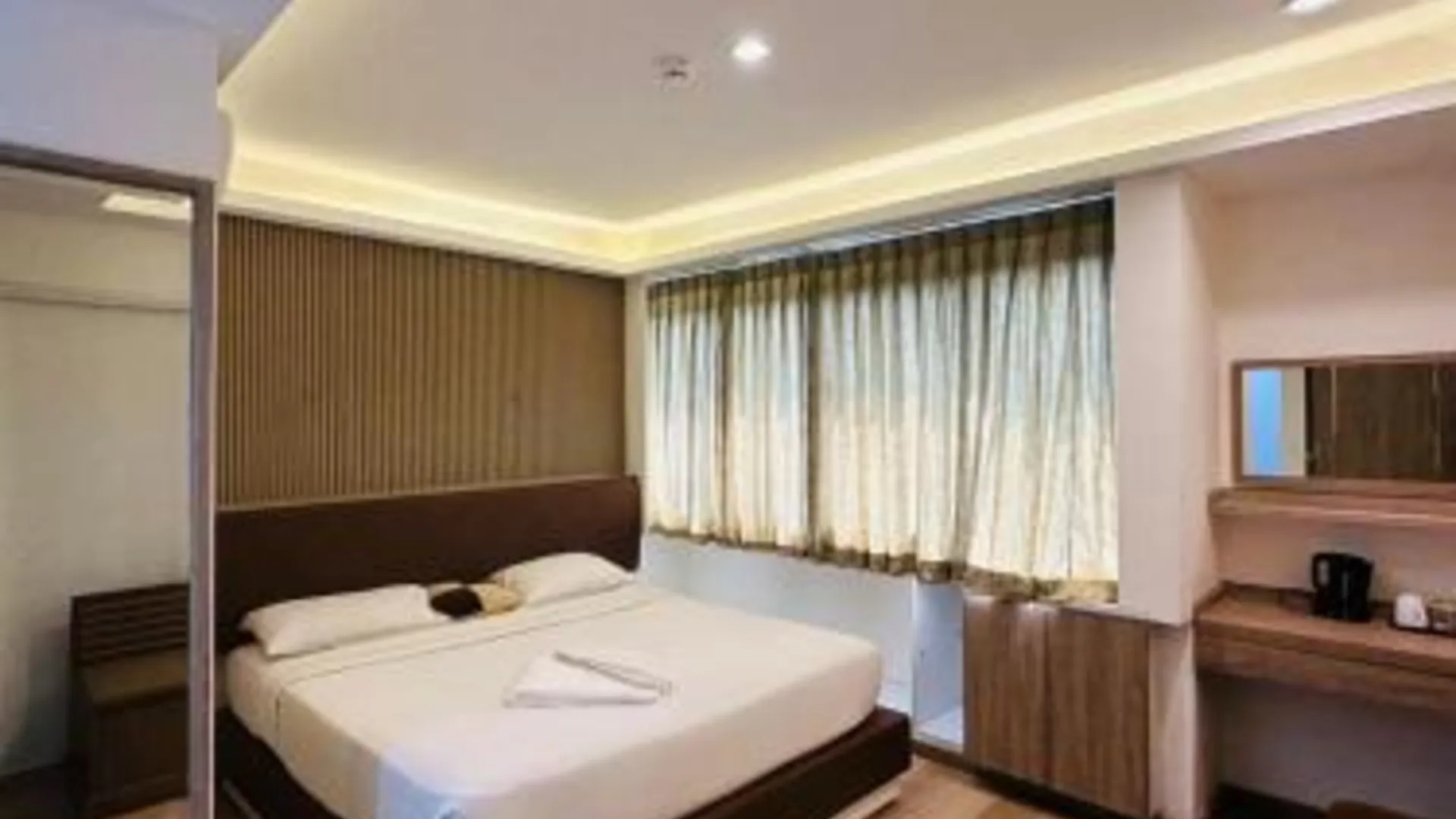 방콕 로열 가든 홈 호텔 3성급 호텔 스위트룸