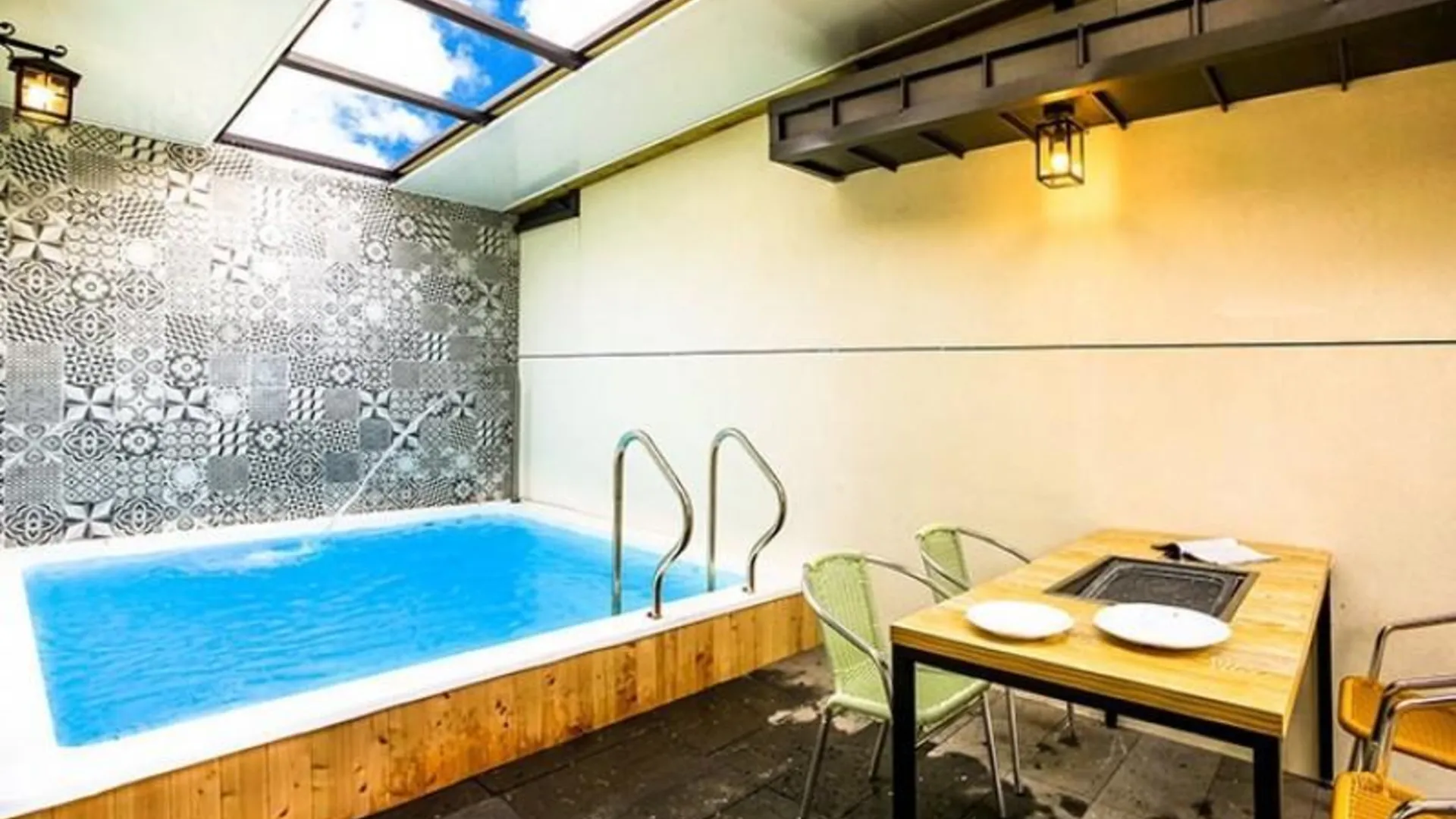 울산 울산 클럽33풀빌라 2성급 게스트하우스 전망