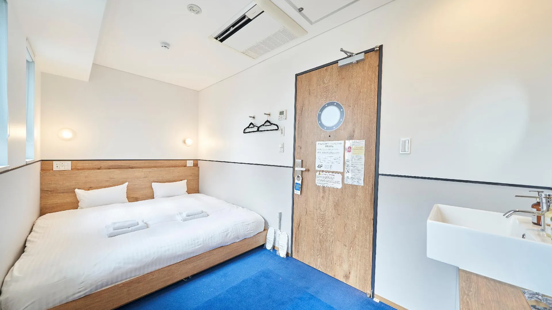 후쿠오카 위베이스 하카타 호스텔 2성급 호텔 스위트룸