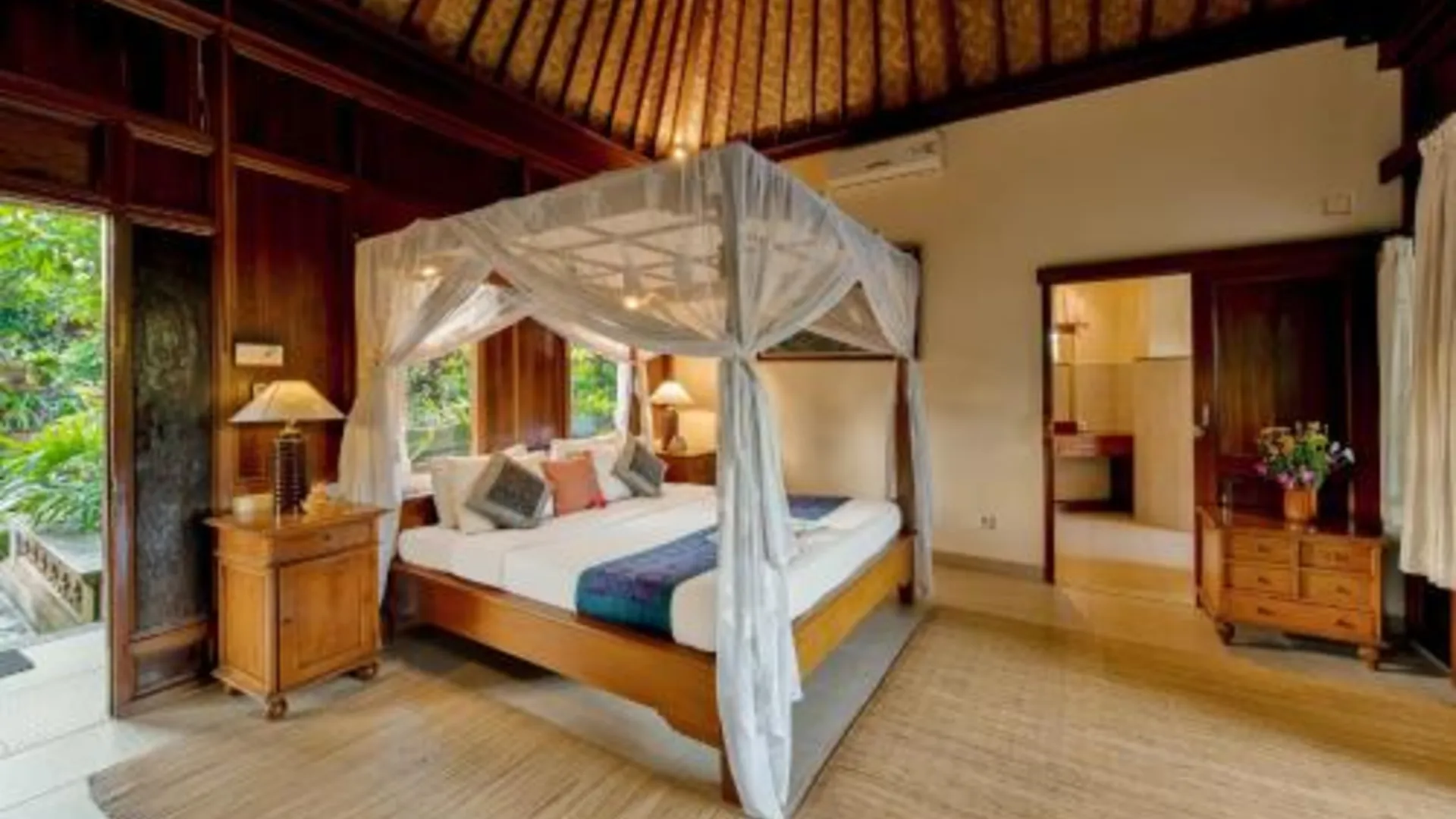 발리 Kebun Indah Ubud 4성급 호텔 스위트룸