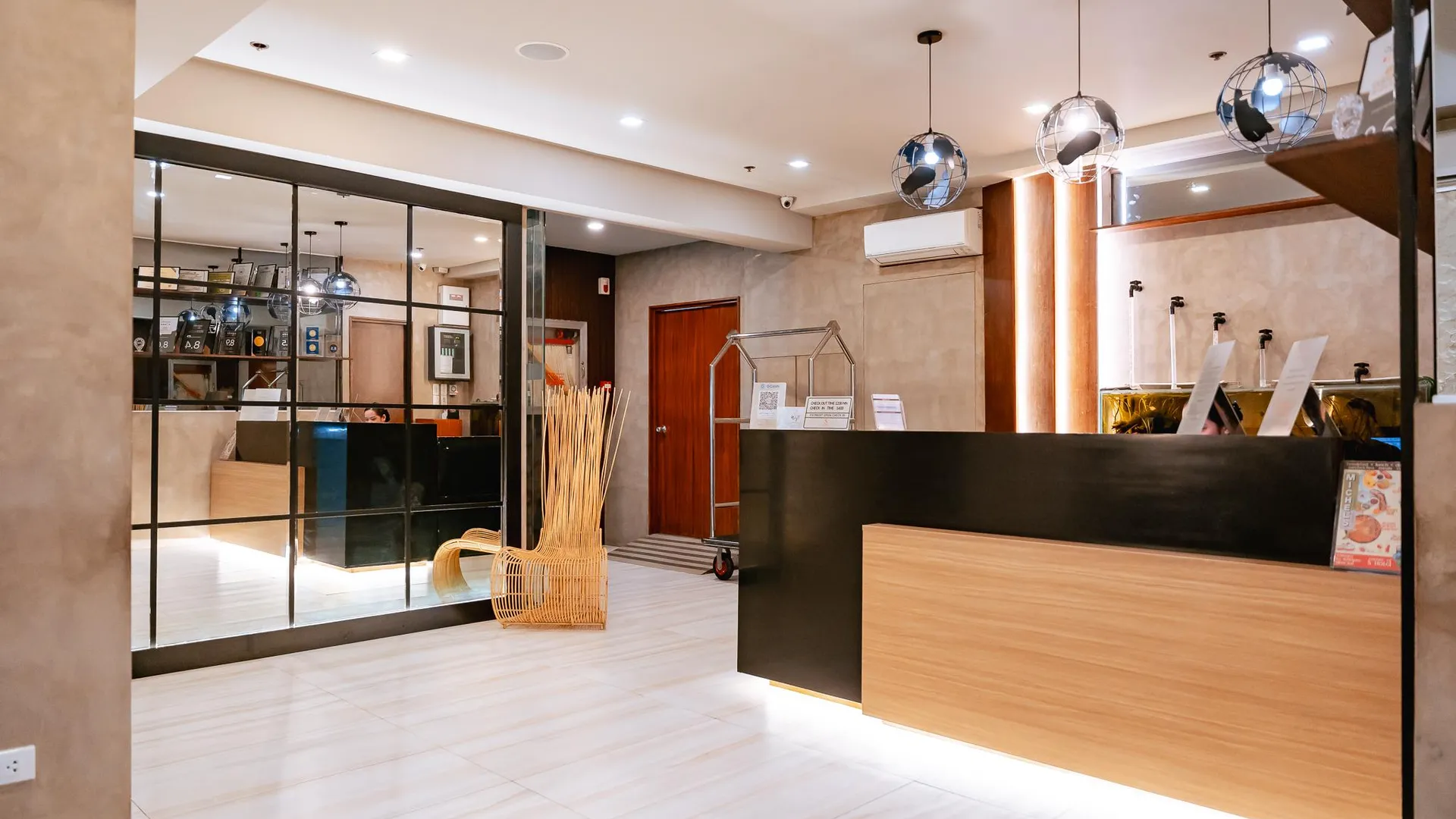 세부 S 호텔 앤 레지던스 3성급 호텔 로비
