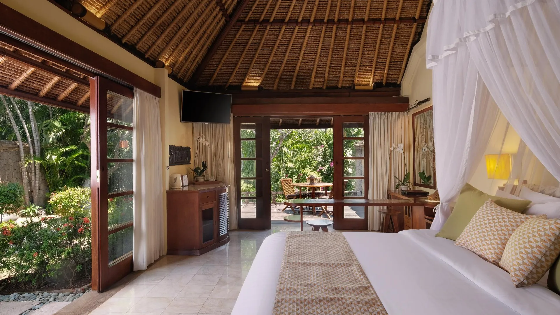 발리 밈피 리조트 멘장안 4성급 호텔 스위트룸