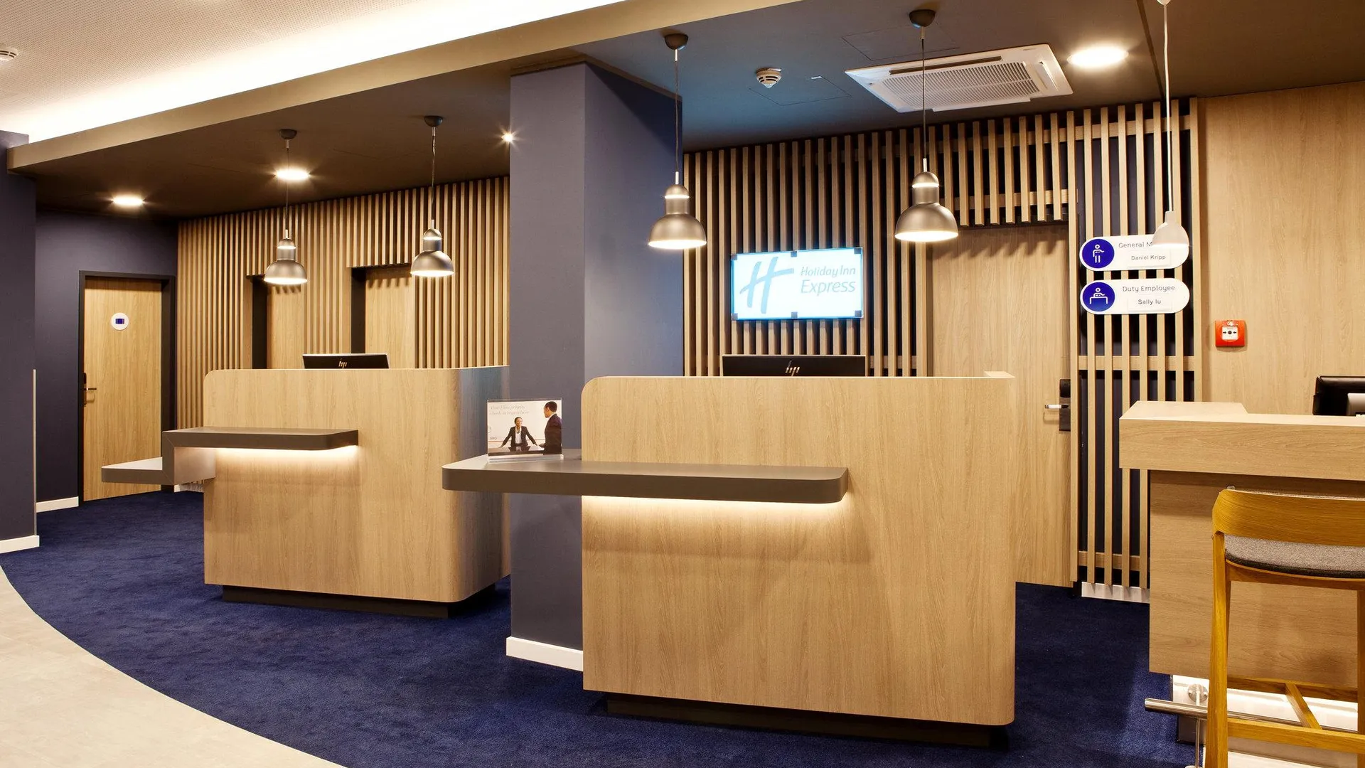 진델핑겐 홀리데이 인 익스프레스 진델핑겐 바이 IHG 3성급 호텔 수영장