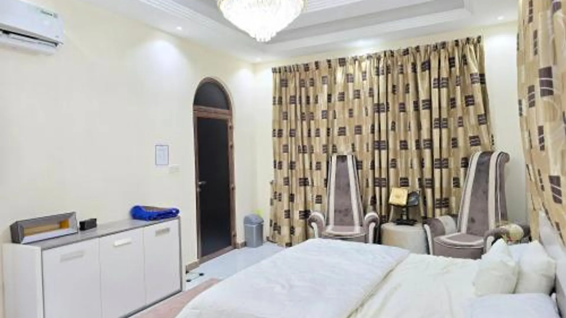 아지만 Elegant Room in Luxury Villa 3성급 게스트하우스 스위트룸