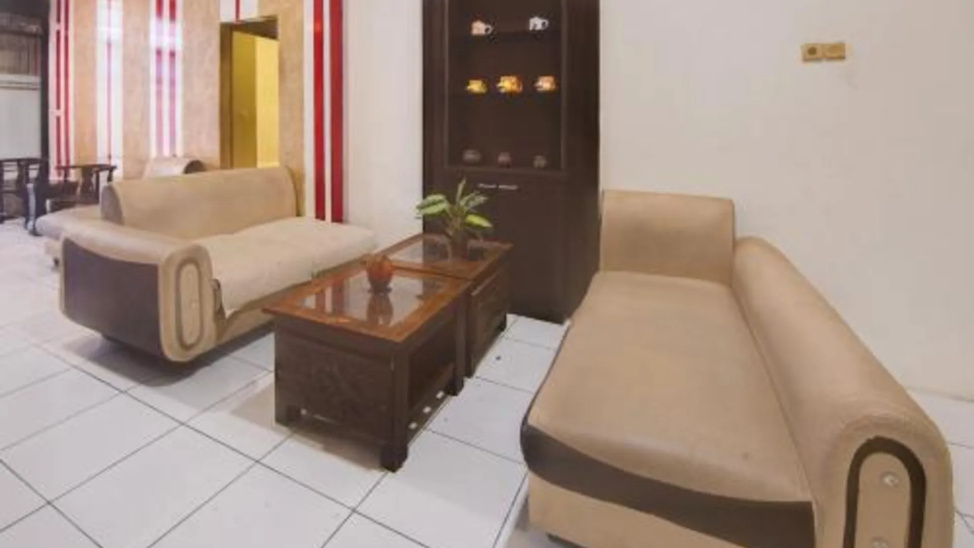 마카사르 Hotel O Makassar near RS Grestelina formerly Wisma Makassar 4성급 호텔 로비