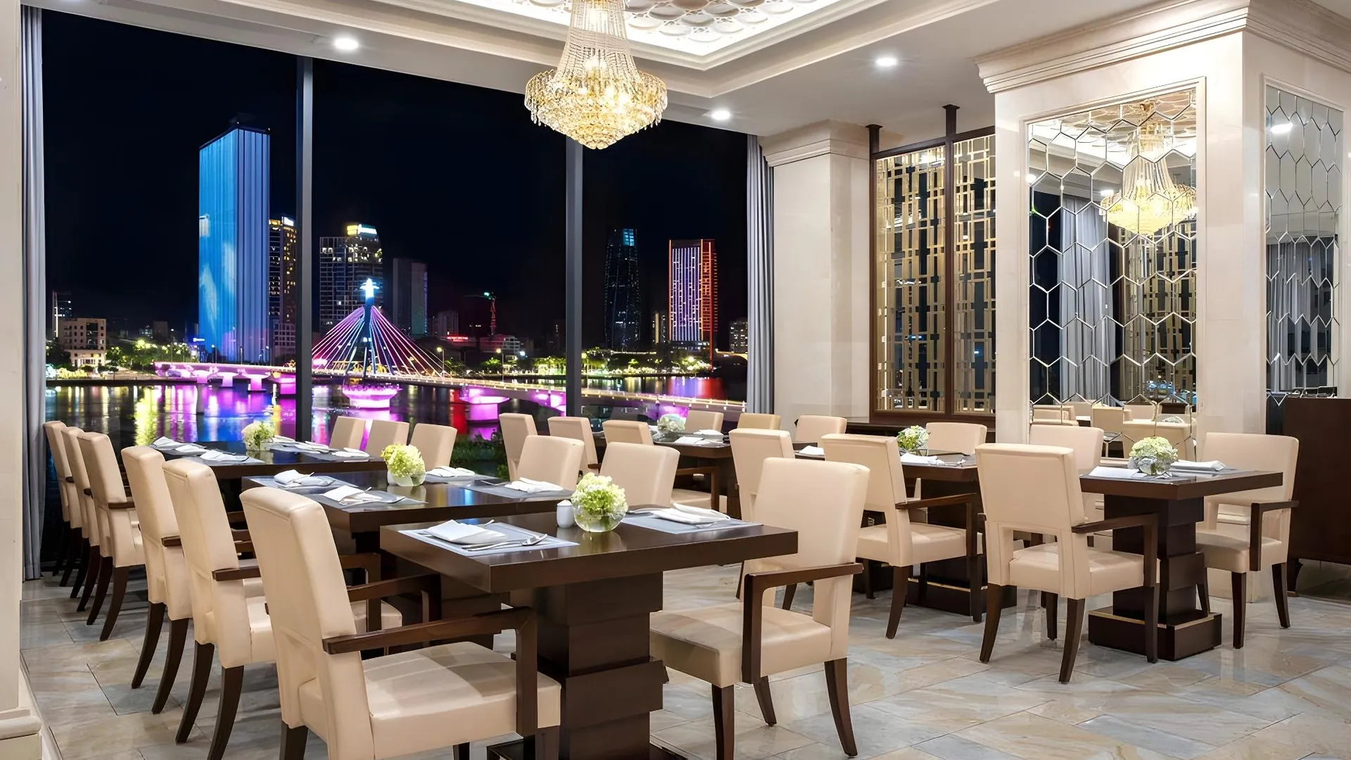 다낭 멜리아 빈펄 다낭 리버프런트 5성급 호텔 수영장