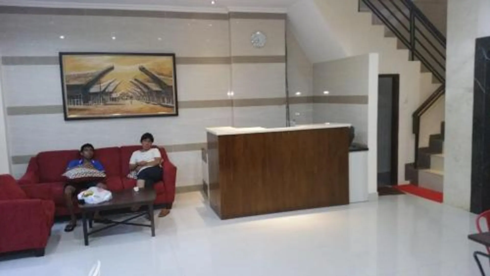 마카사르 레젠다 베릴 호스텔 2성급 호텔 로비