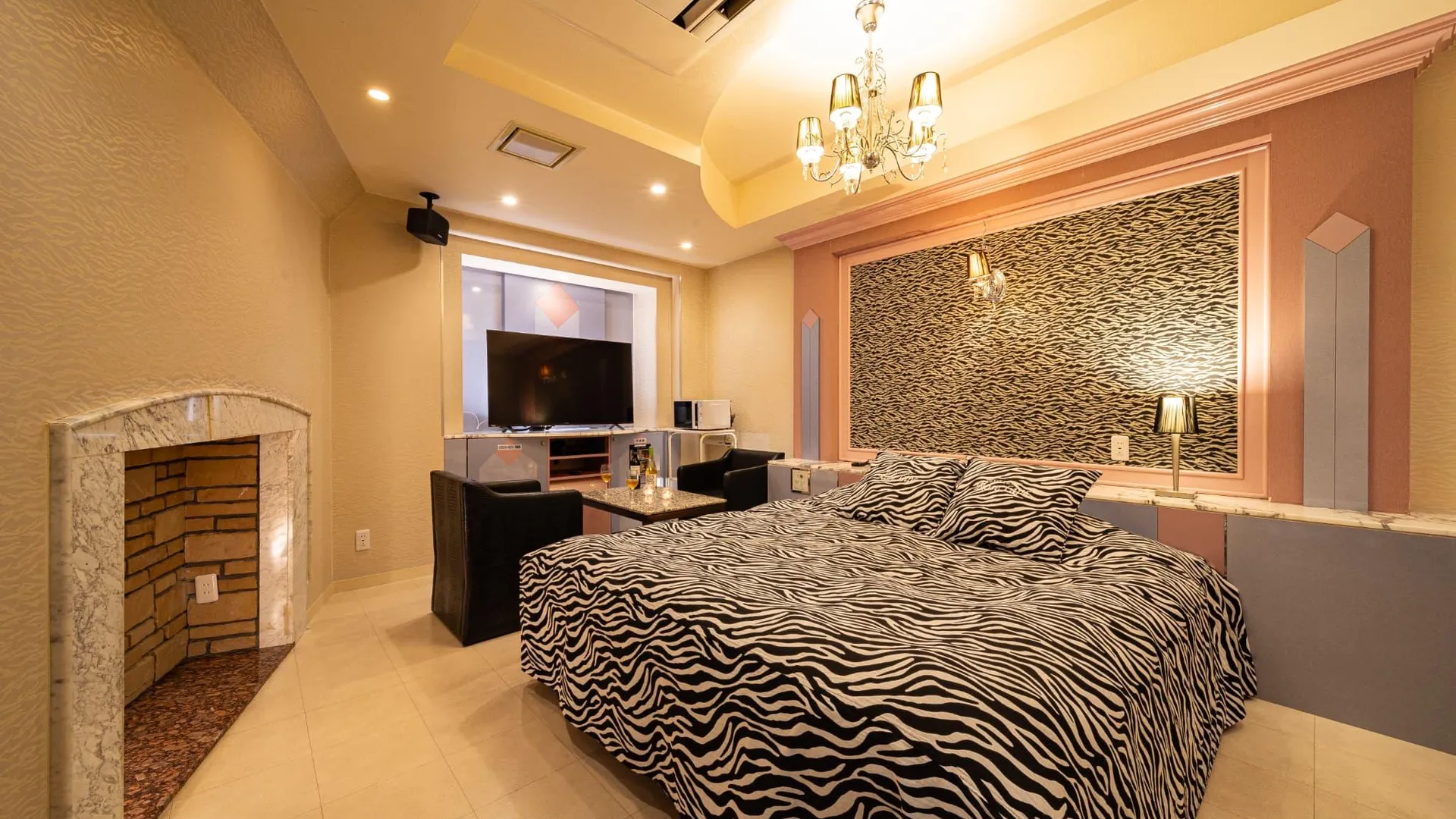 오사카 로즈립스 츠루하시 (성인 전용) 5성급 호텔 스위트룸